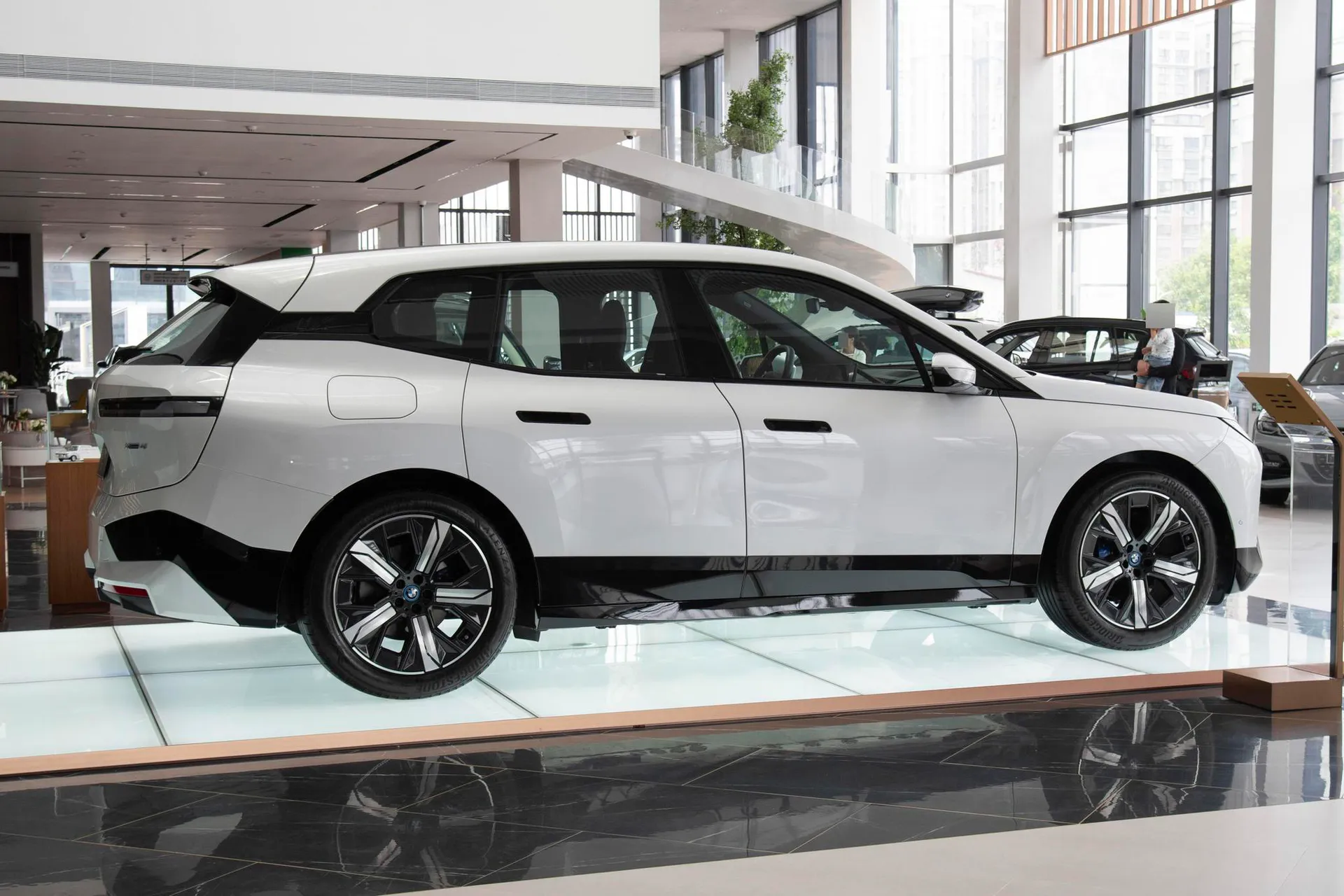 iX xDrive 40