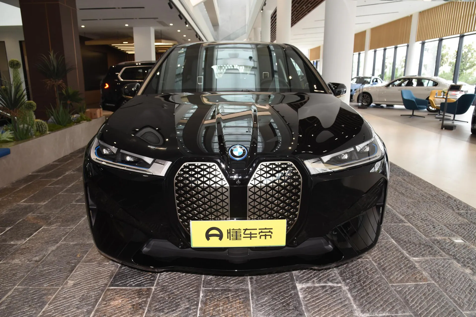  iX Facelift M60