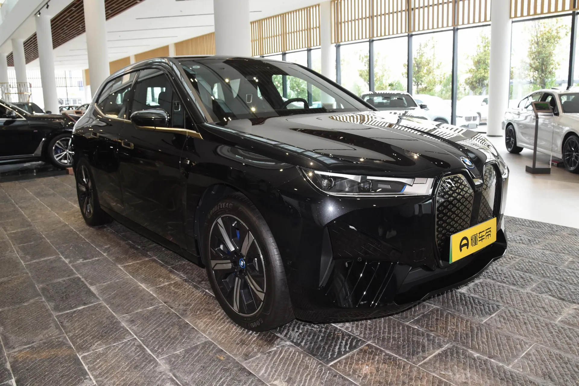  iX Facelift M60