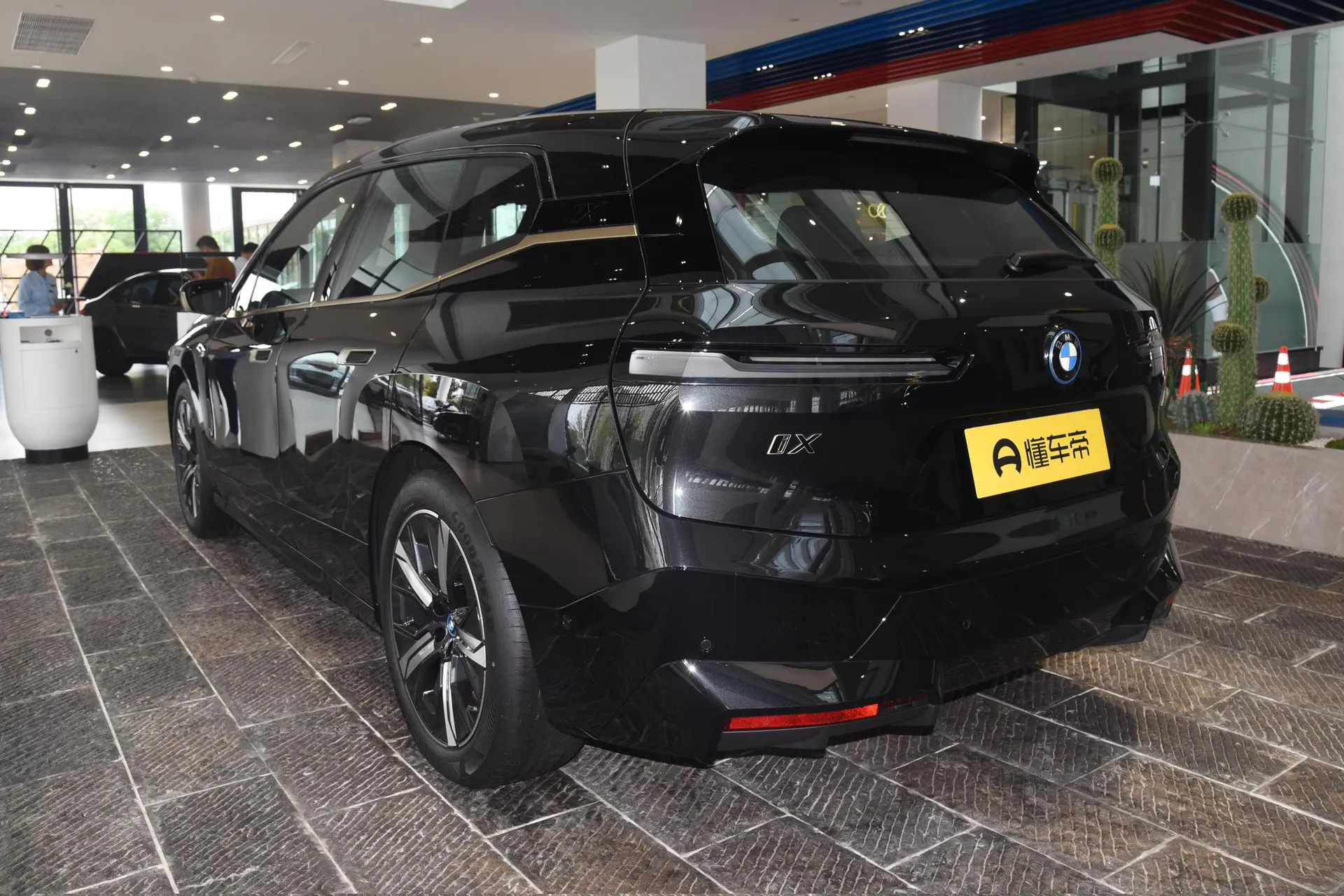  iX Facelift M60