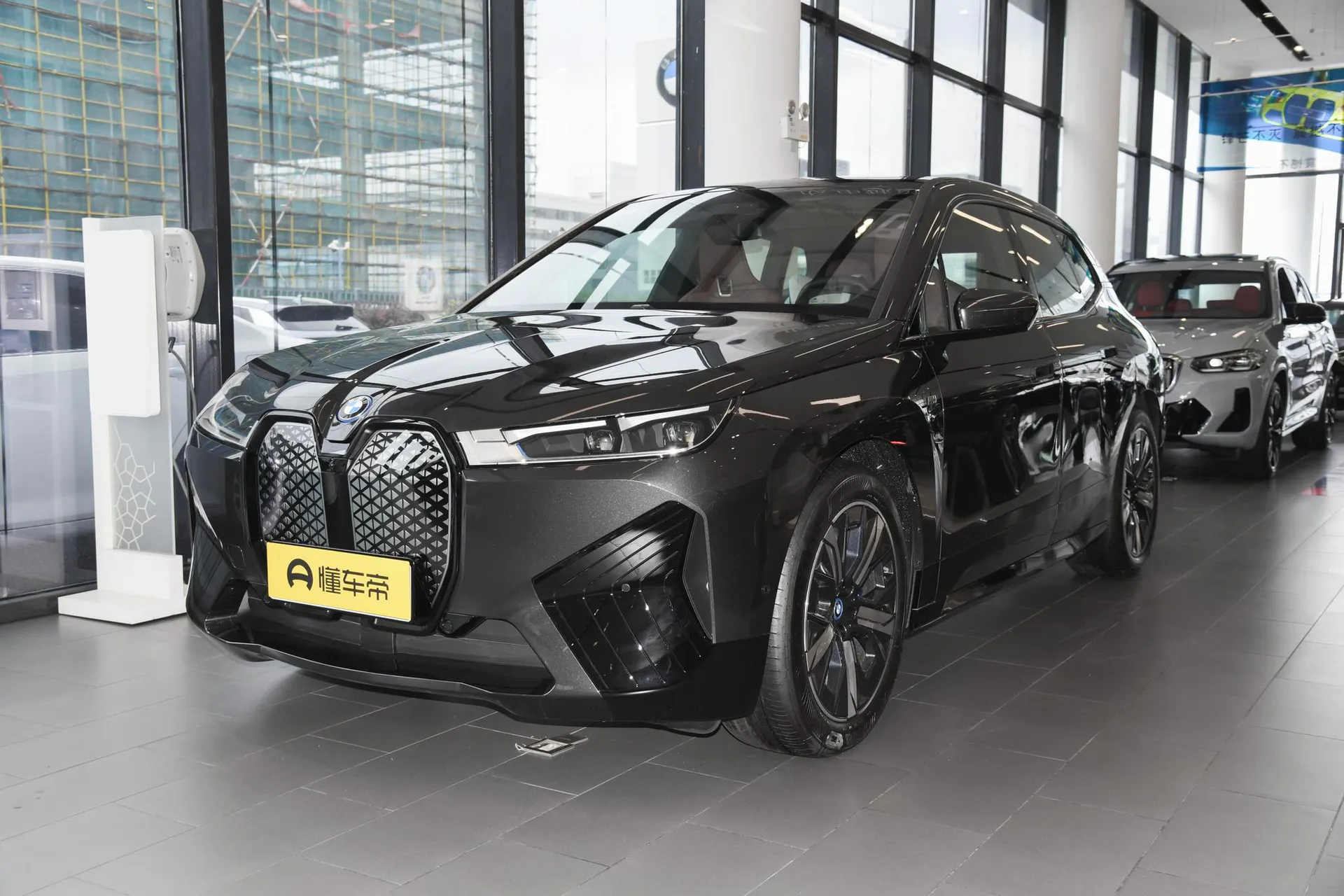  iX Facelift M60