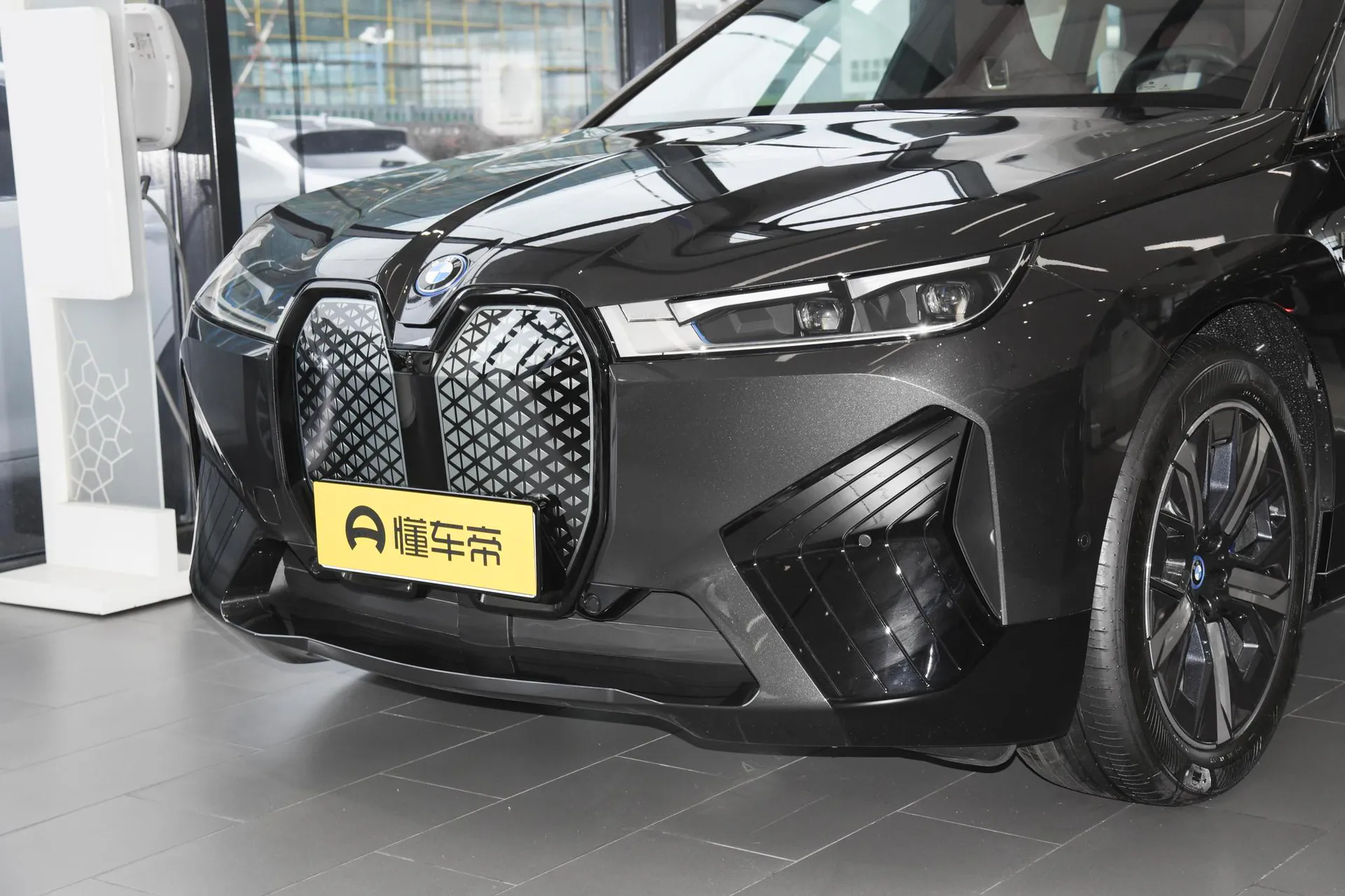  iX Facelift M60
