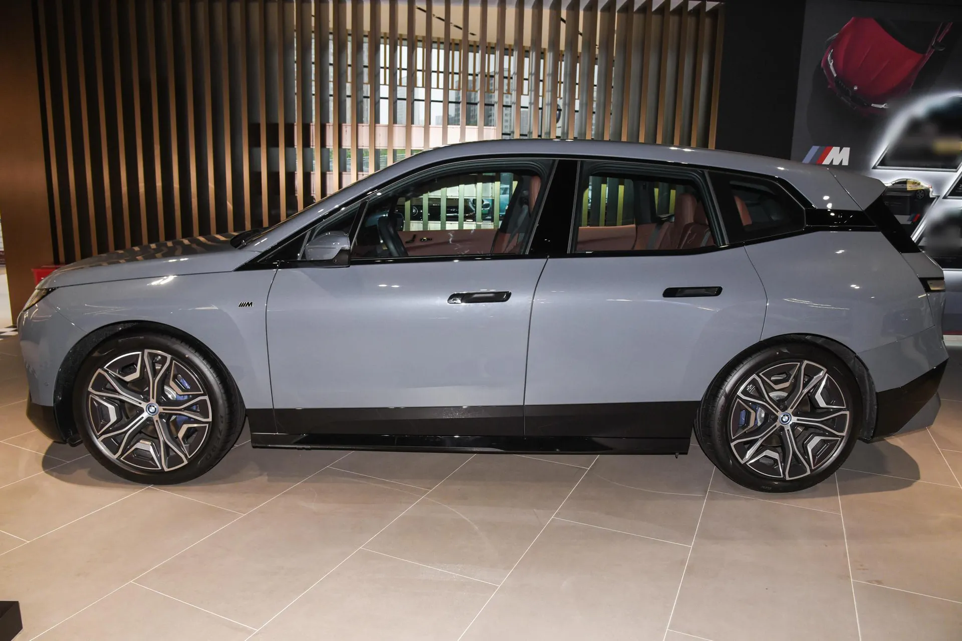  iX Facelift M60