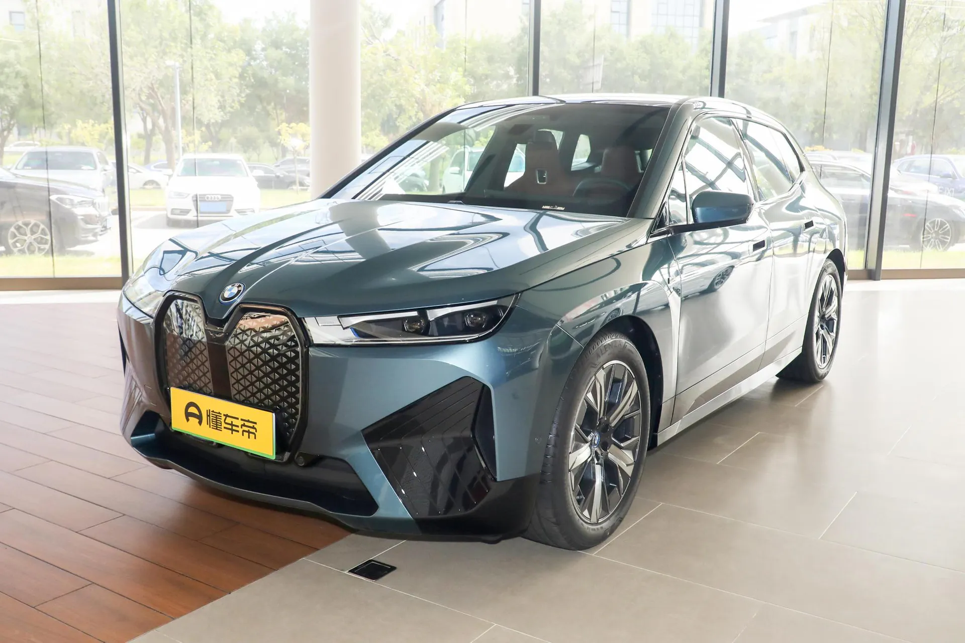  iX Facelift M60