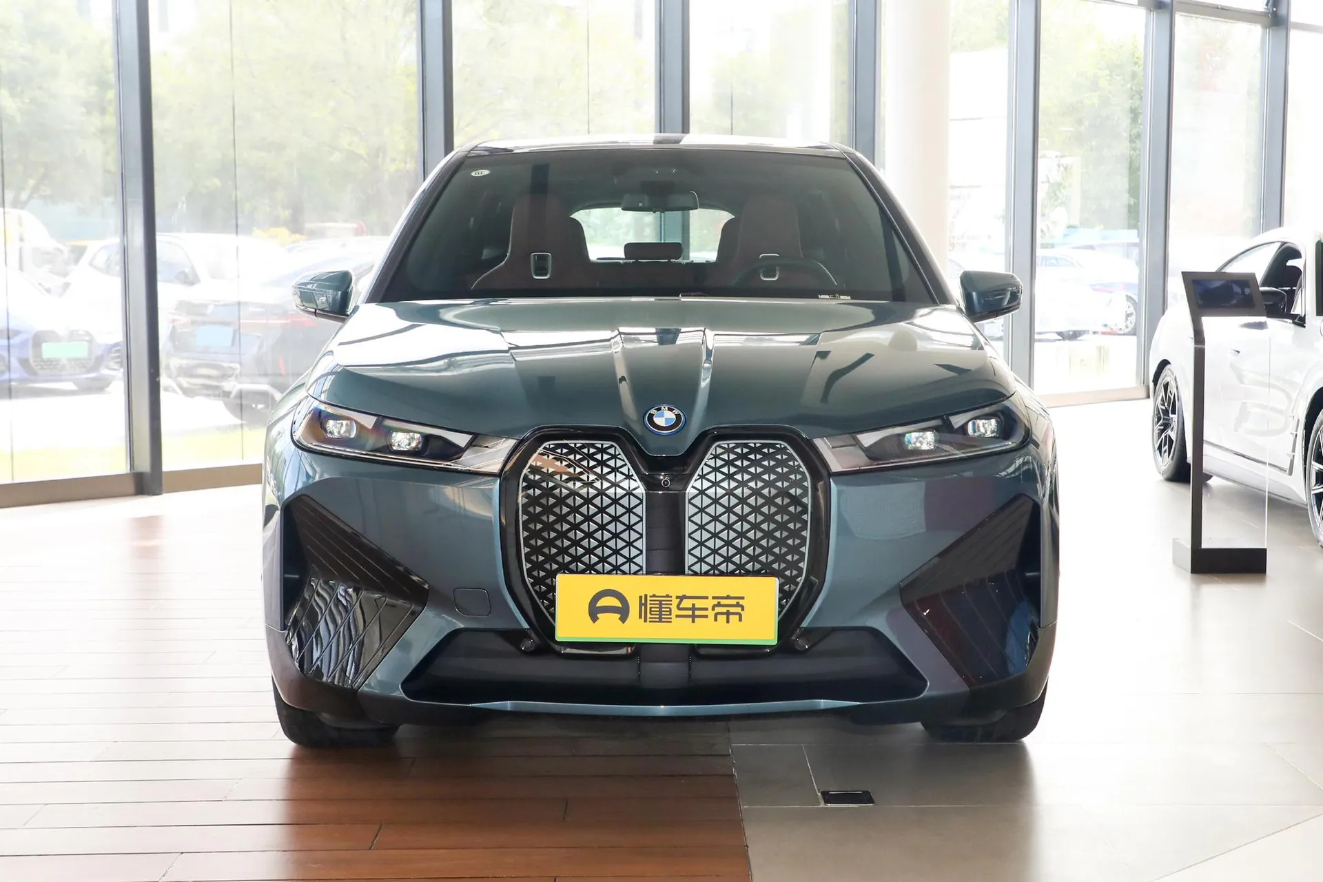  iX Facelift M60