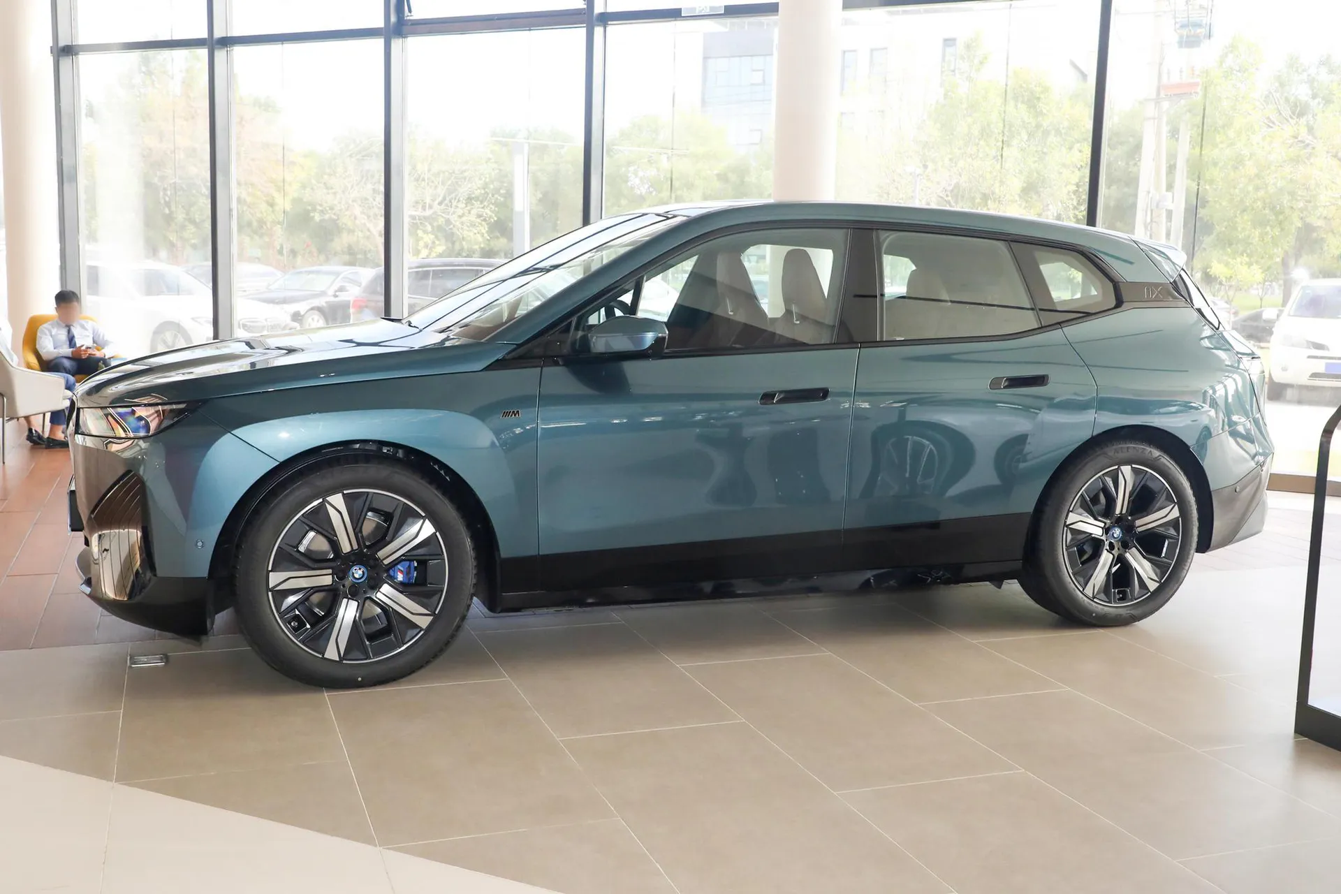  iX Facelift M60