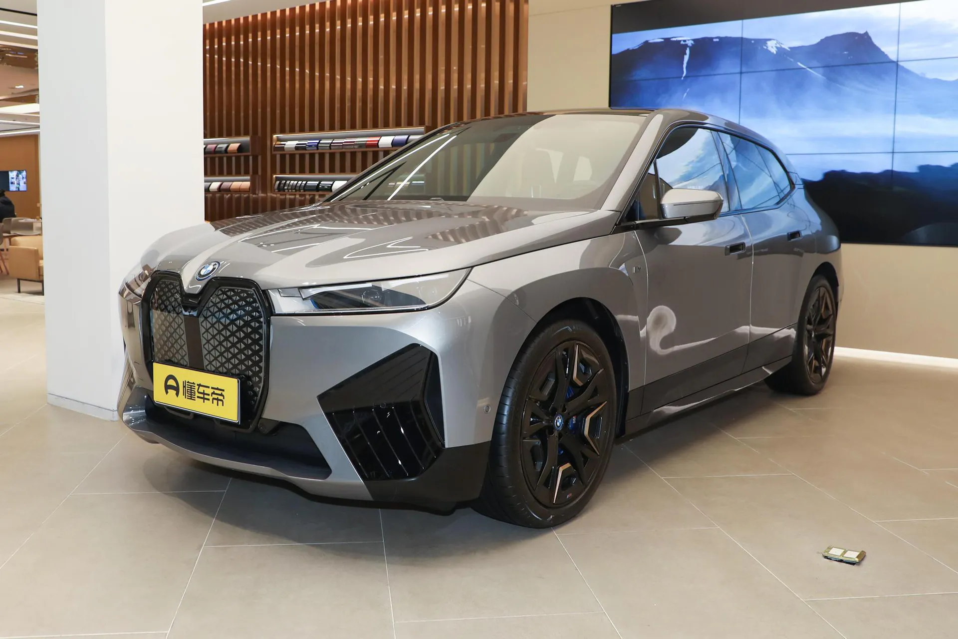 iX Facelift M60