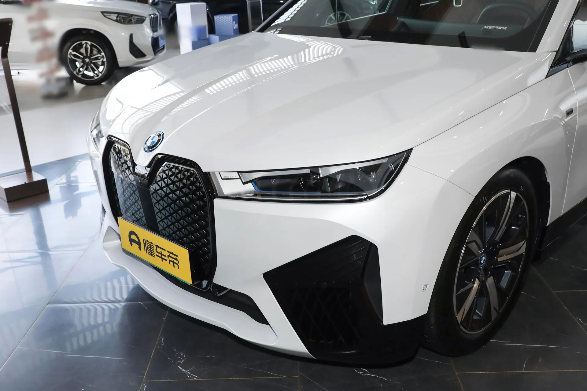  iX Facelift M60
