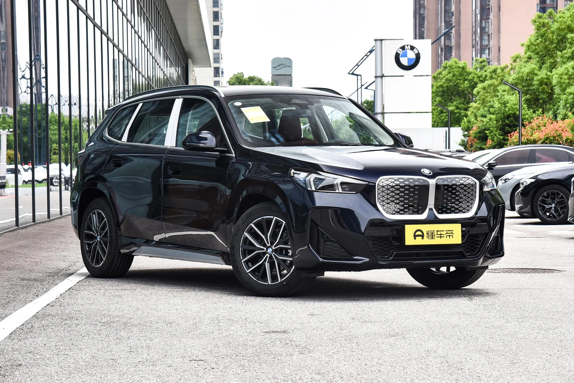  iX1 eDrive 25 L M Sport Package