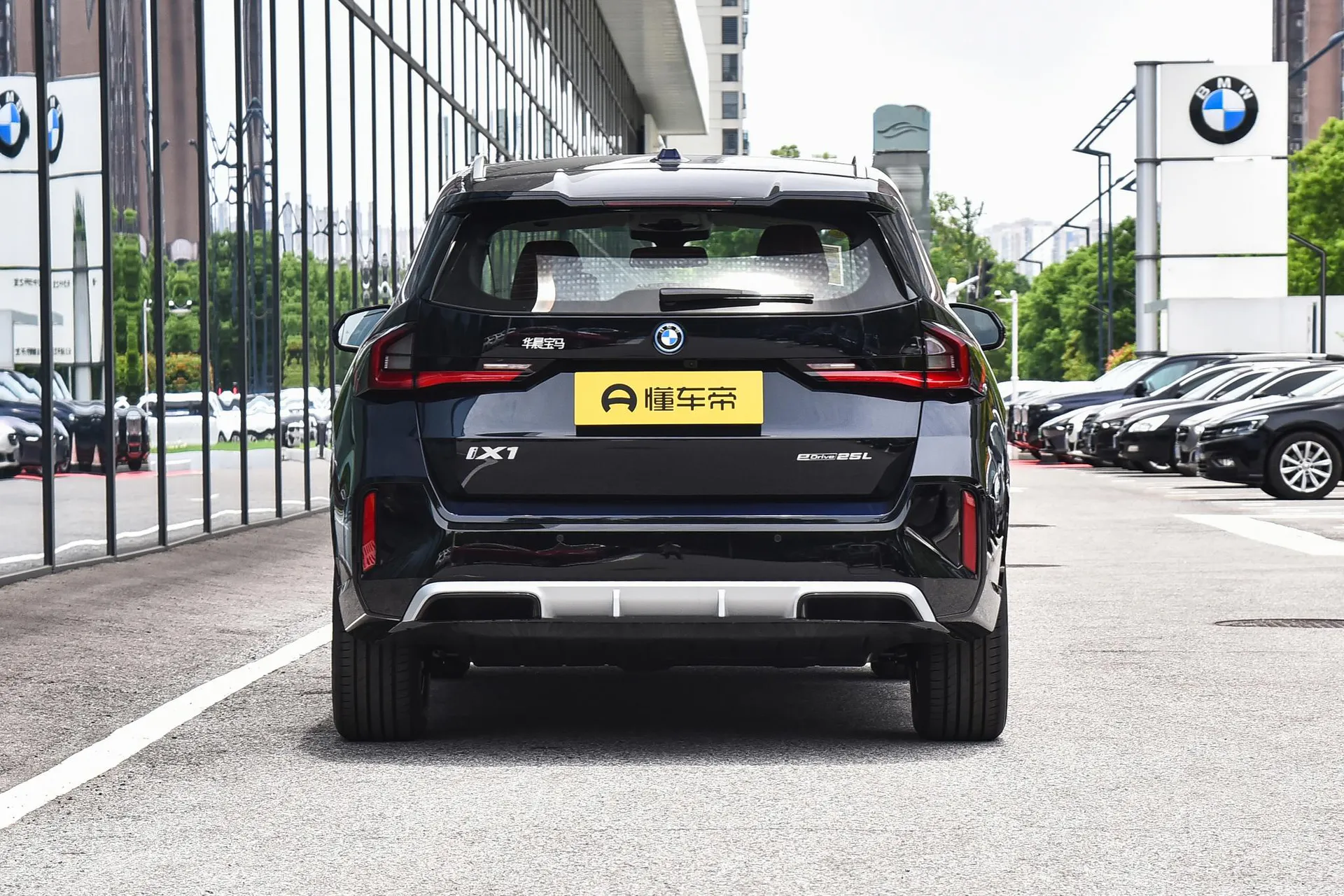  iX1 eDrive 25 L M Sport Package