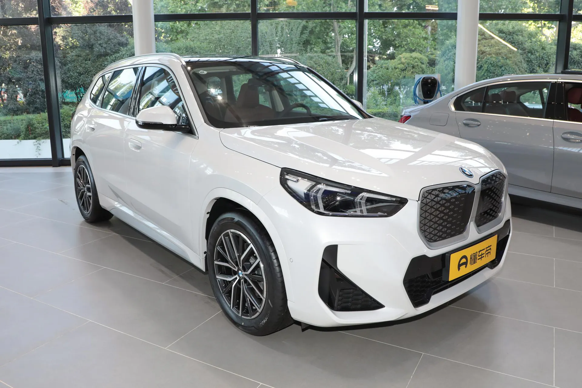  iX1 eDrive 25 L M Sport Package