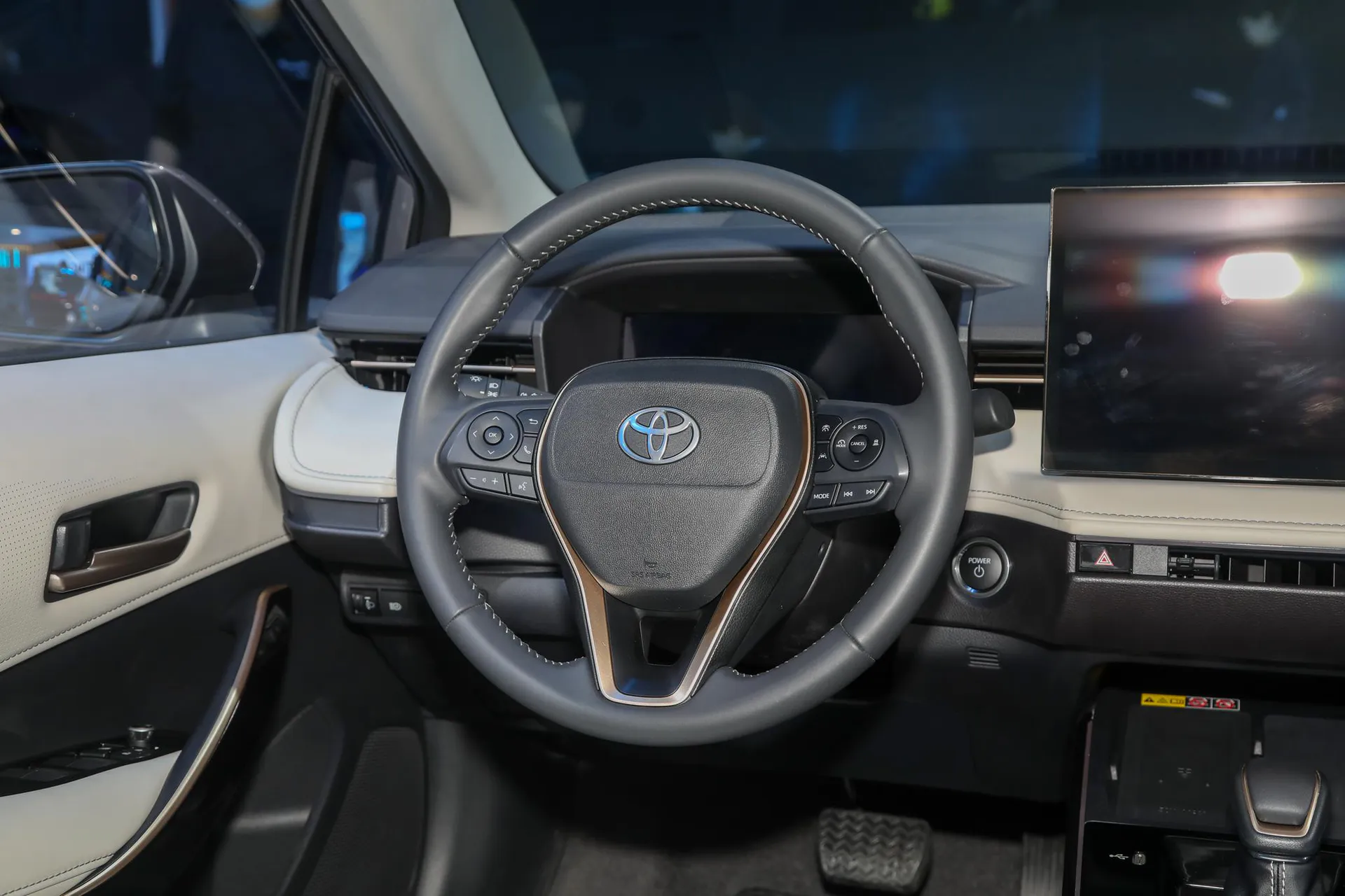  Corolla Hybrid 1.8L E-CVT Flagship