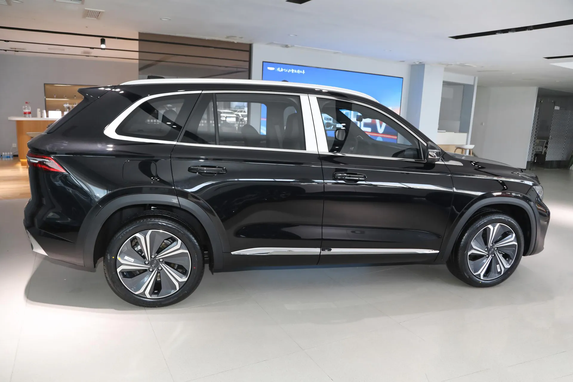  Xingyue L i-HEV Smart Hybrid 1.5T Lingyun