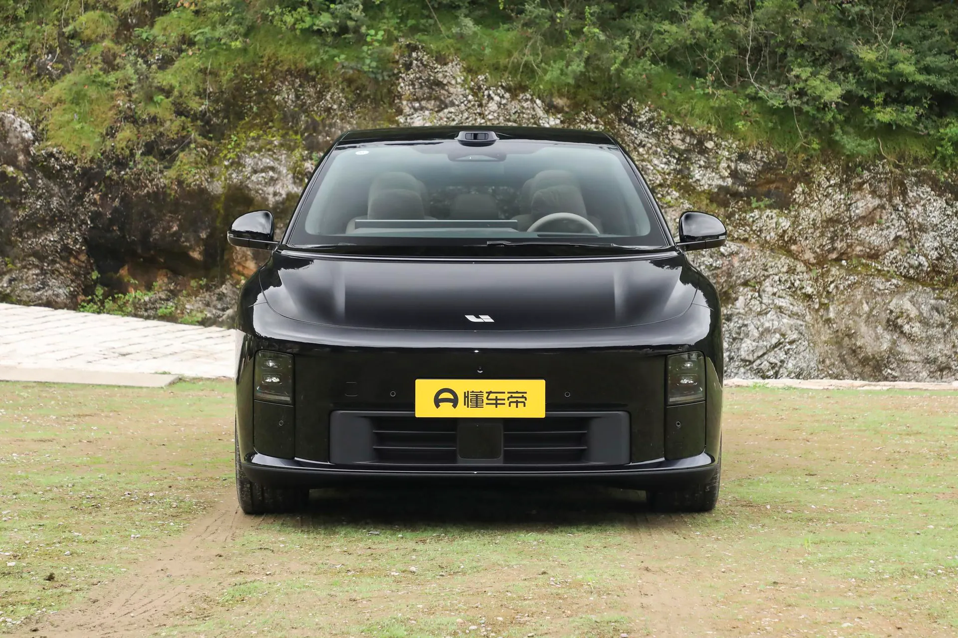  i6 RWD Standard