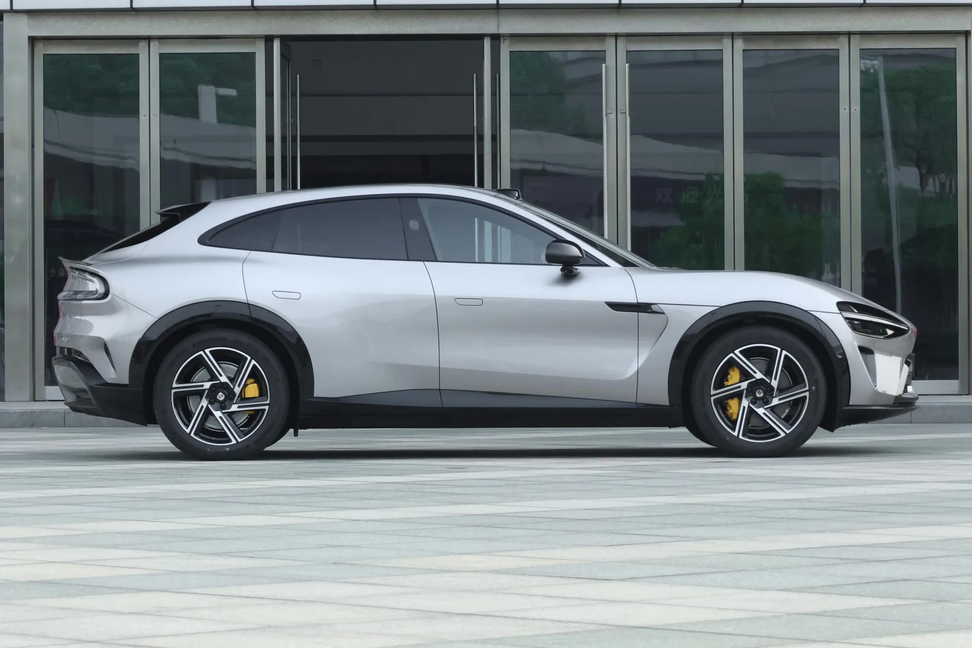  YU7 AWD Pro
