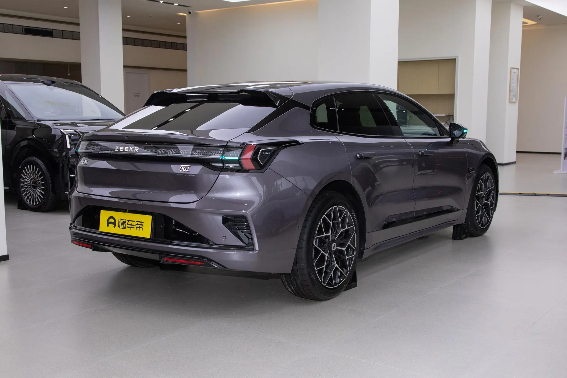  001 Max 95kWh AWD
