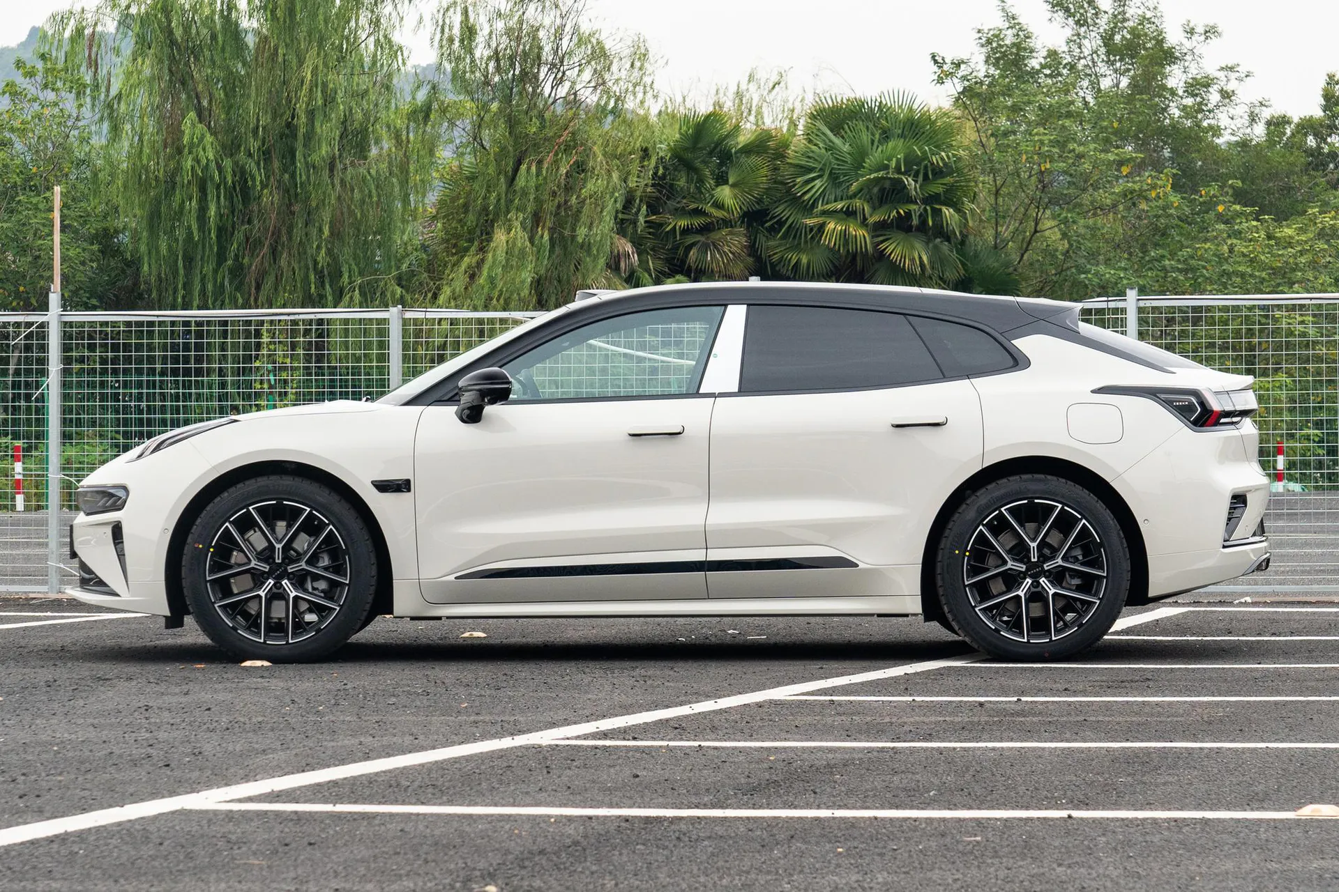  001 Max 95kWh AWD