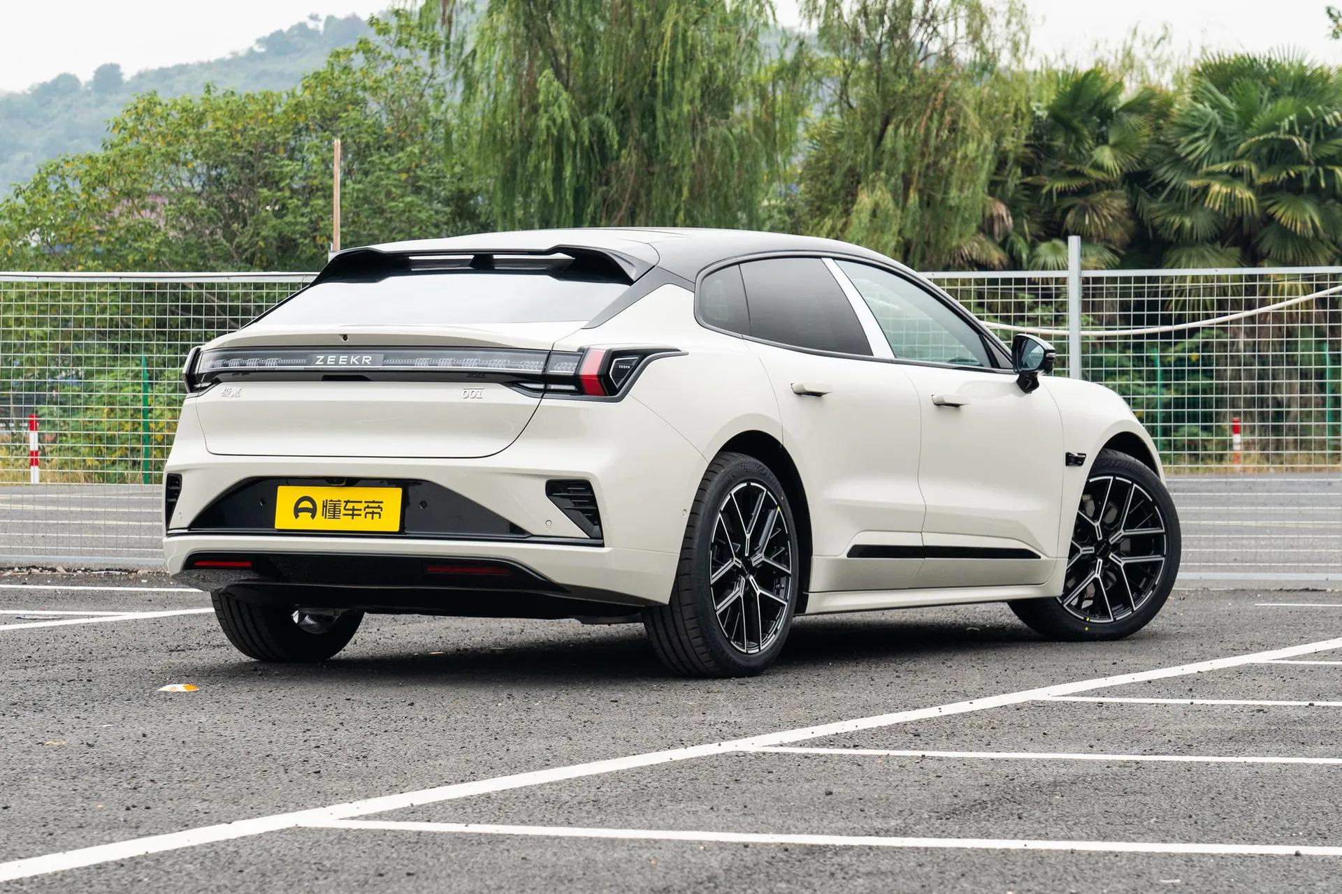  001 Max 95kWh AWD