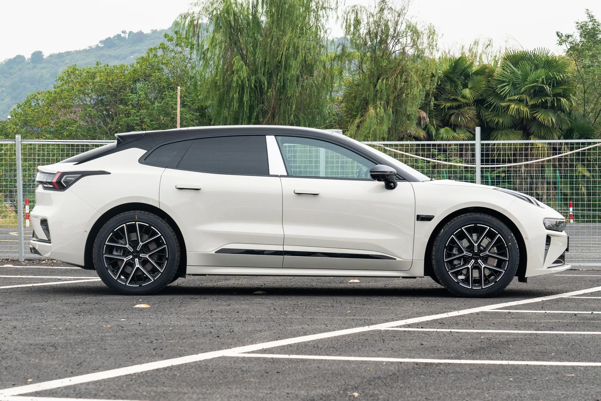  001 Max 95kWh AWD