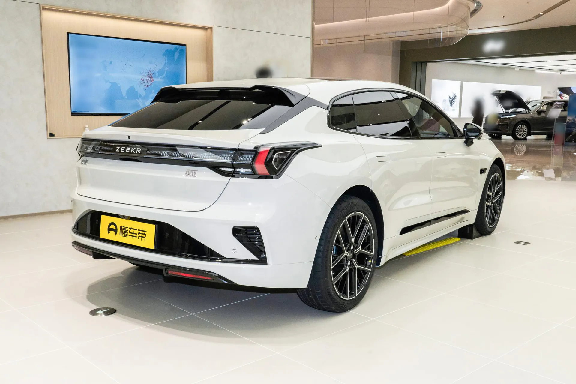  001 Max 95kWh AWD