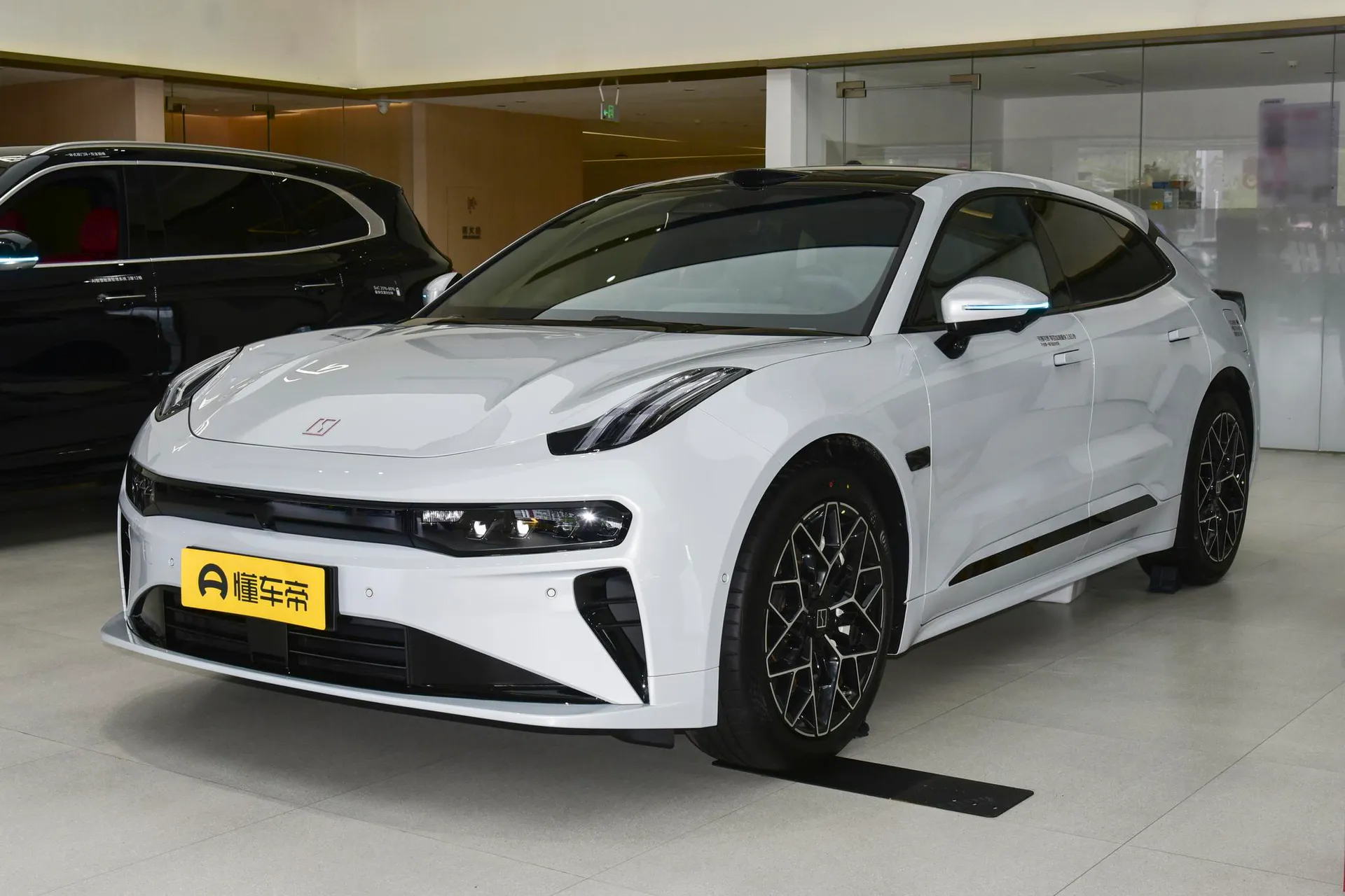  001 Max 95kWh AWD