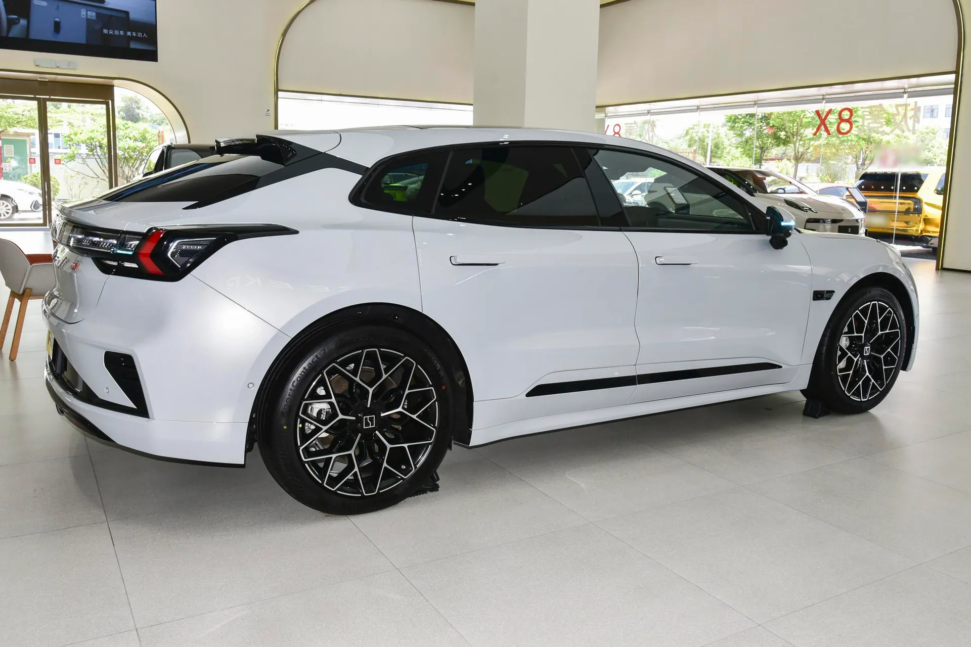  001 Max 95kWh AWD