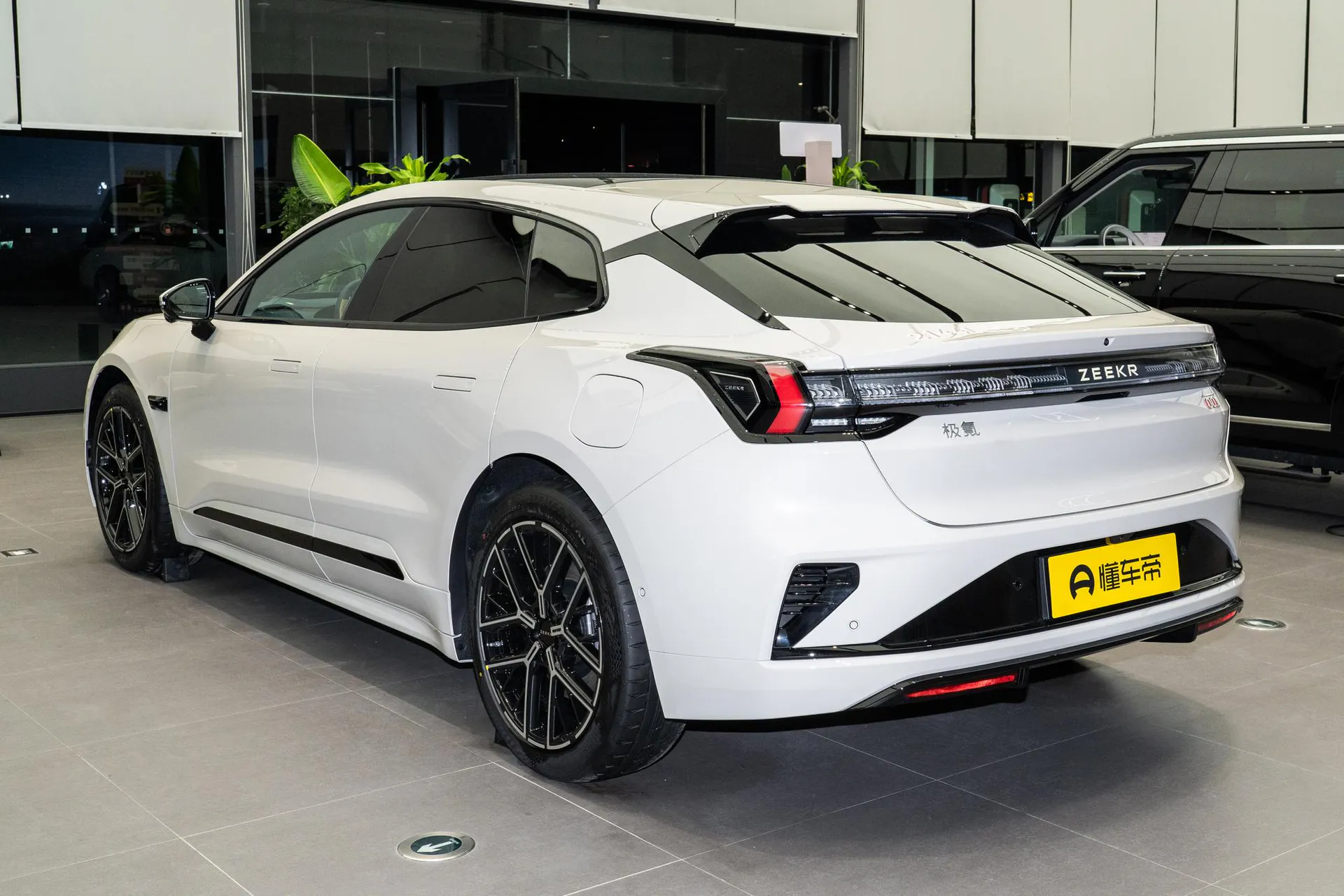 001 Max 95kWh AWD
