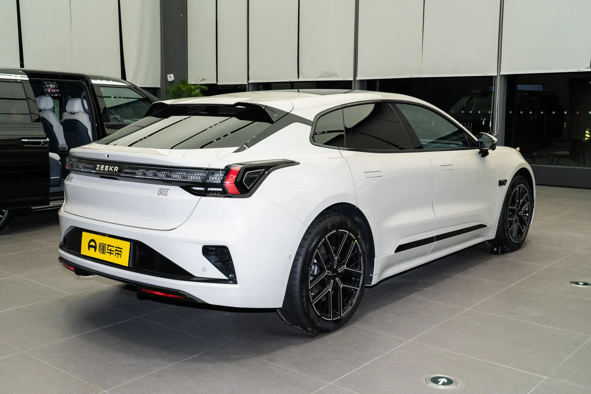  001 Max 95kWh AWD