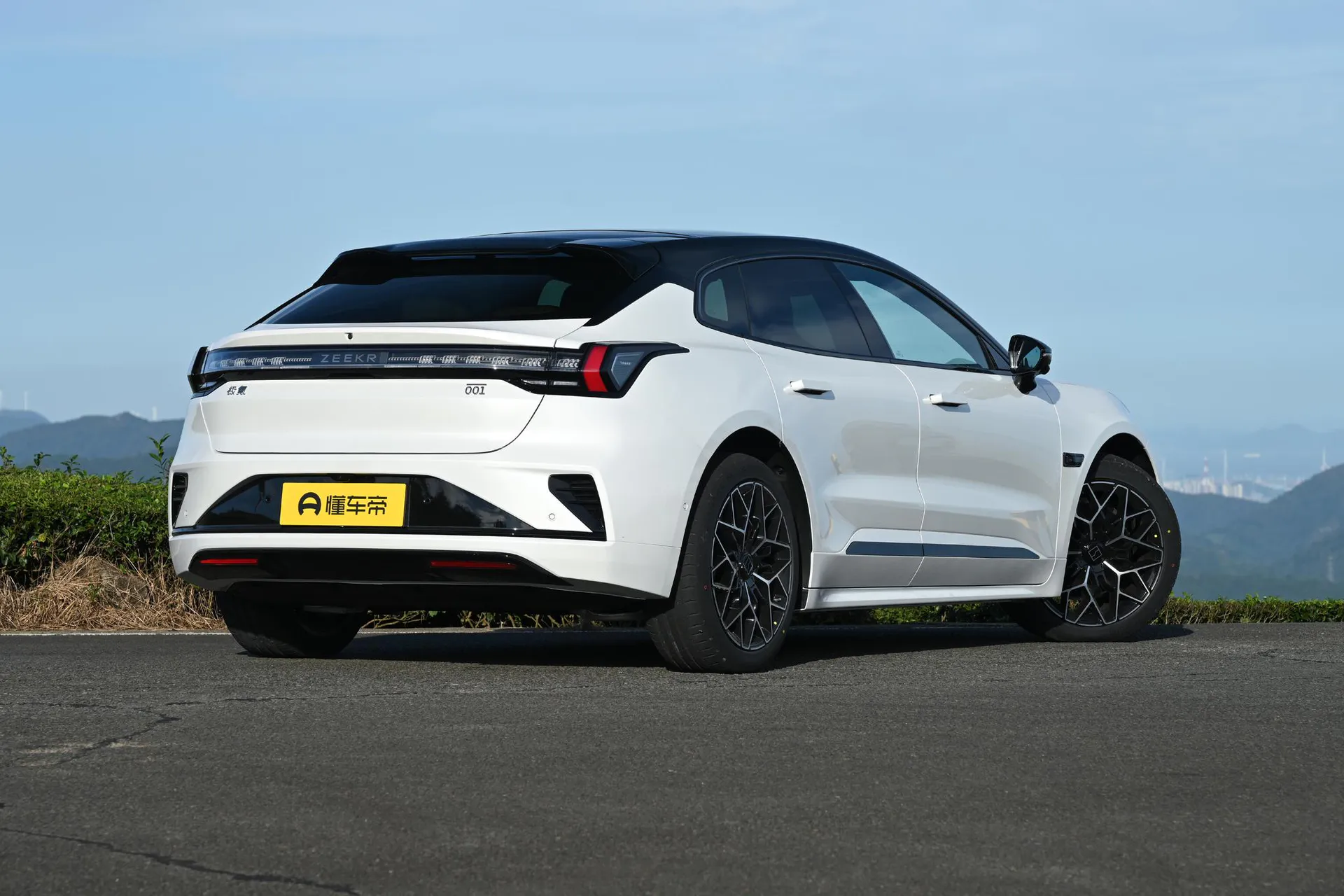  001 Max 95kWh AWD