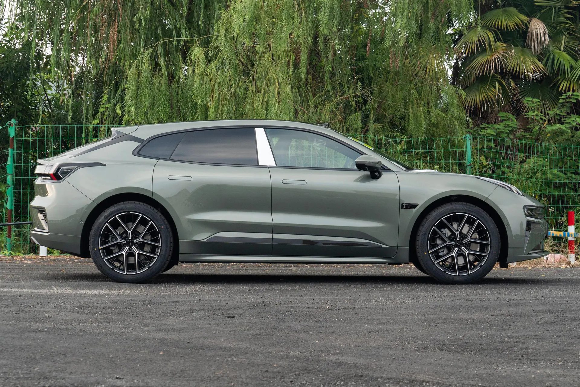  001 Max 103kWh RWD