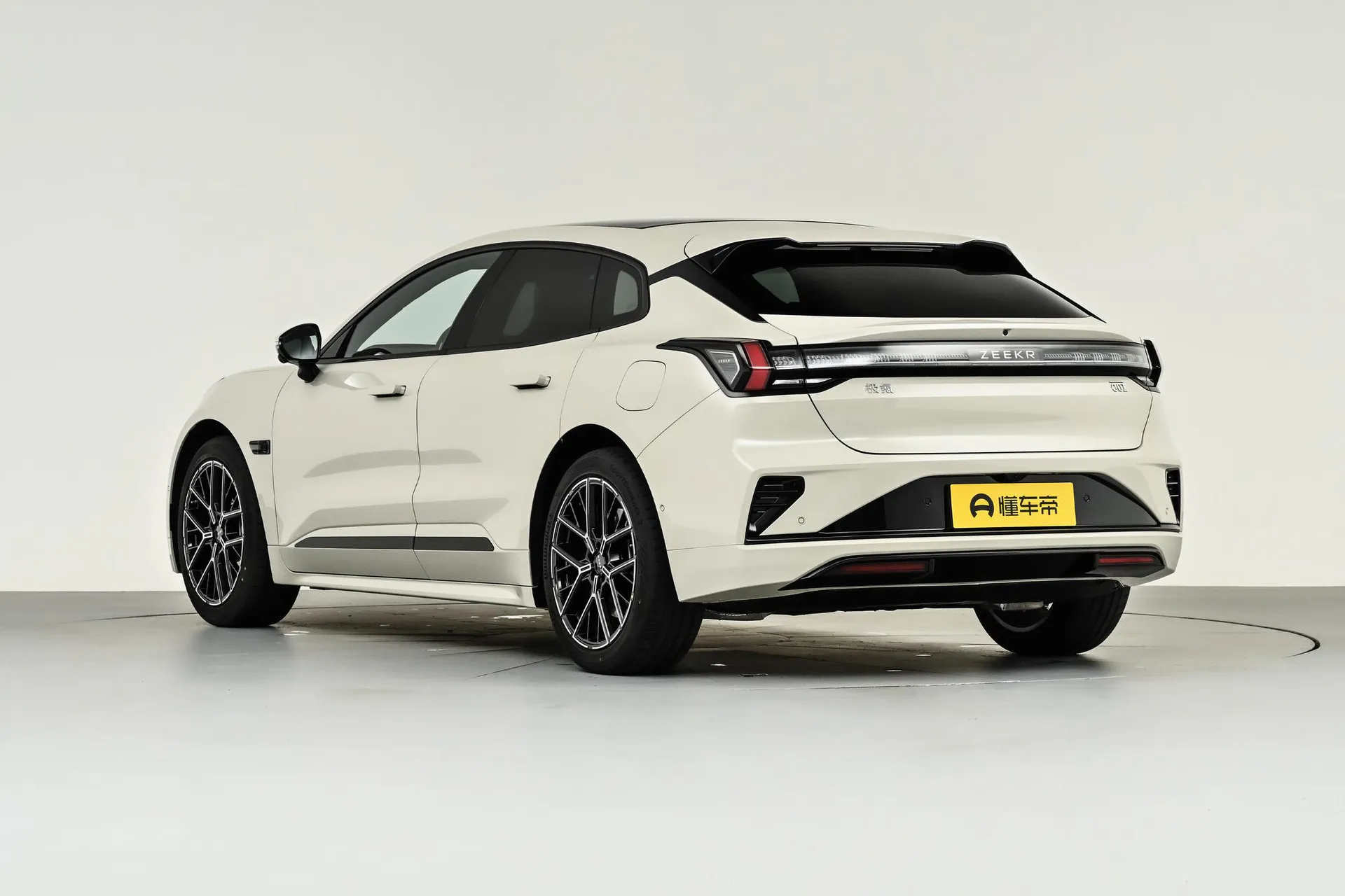  001 Max 103kWh RWD