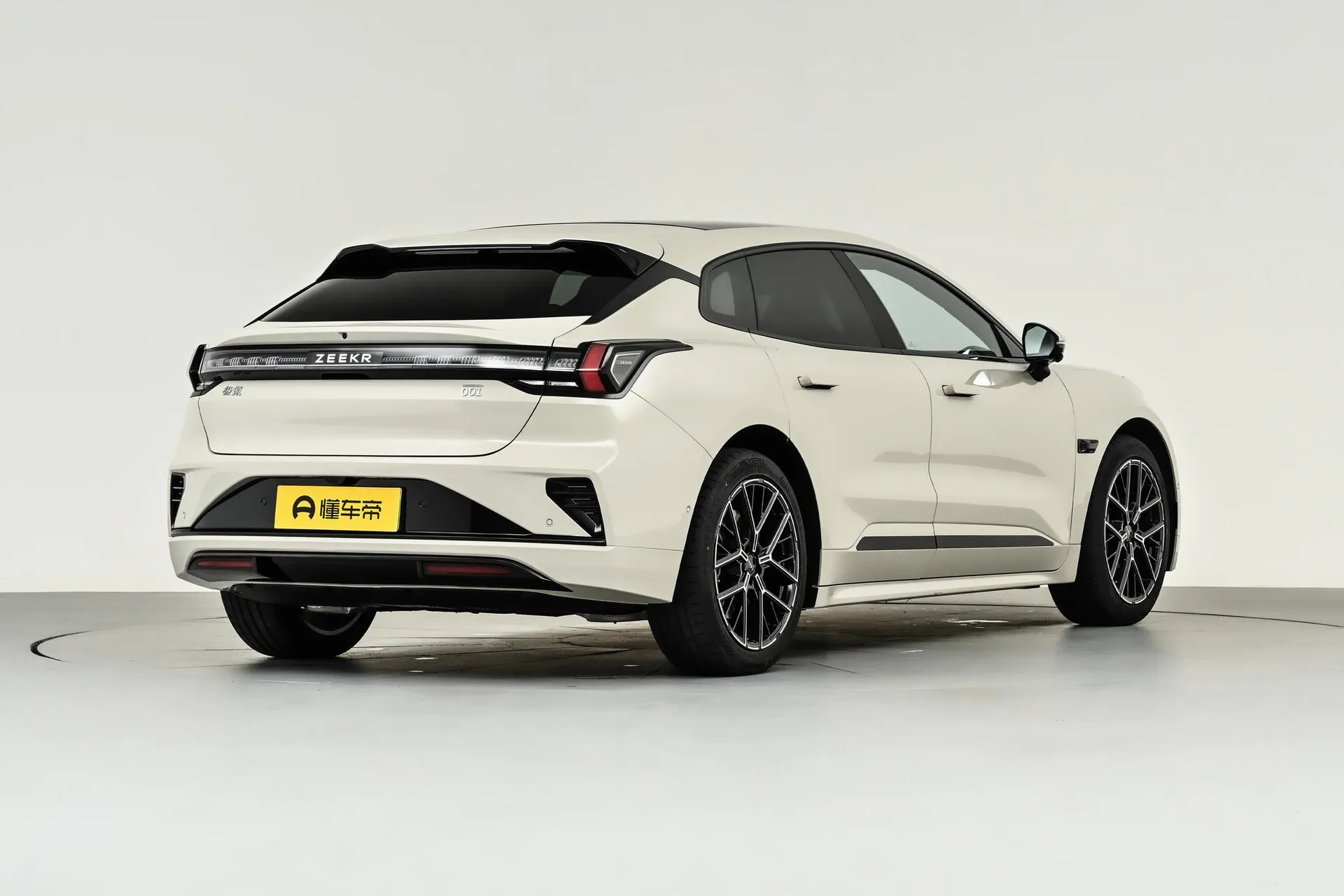  001 Max 103kWh RWD