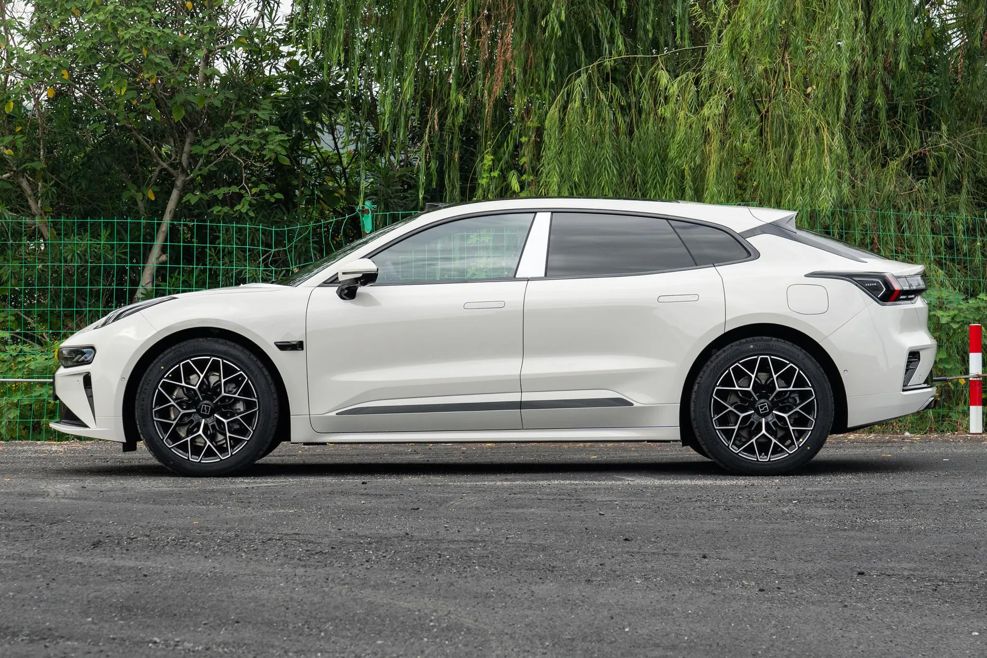 001 Max 103kWh RWD