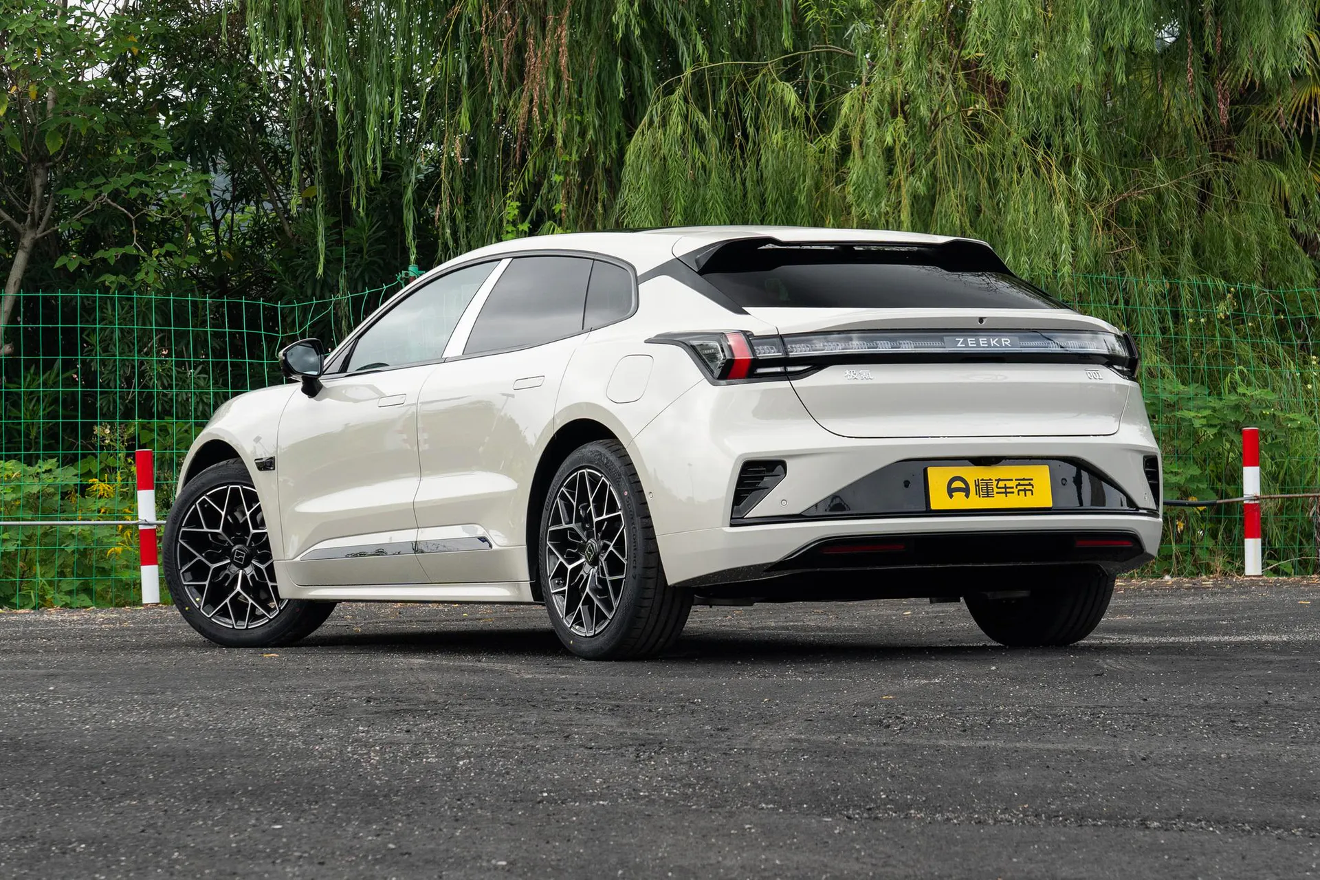  001 Max 103kWh RWD