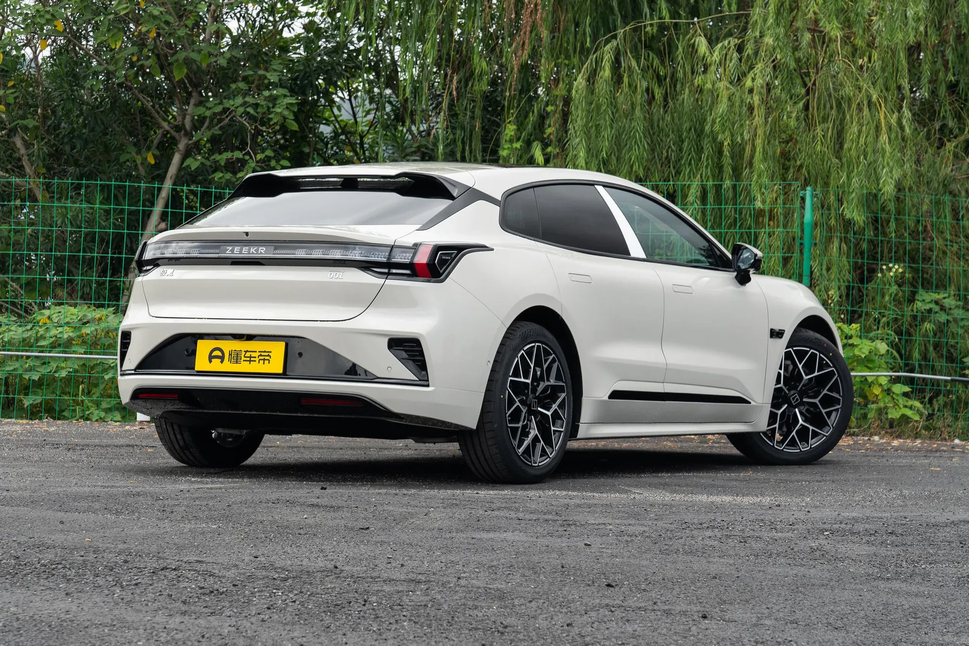  001 Max 103kWh RWD
