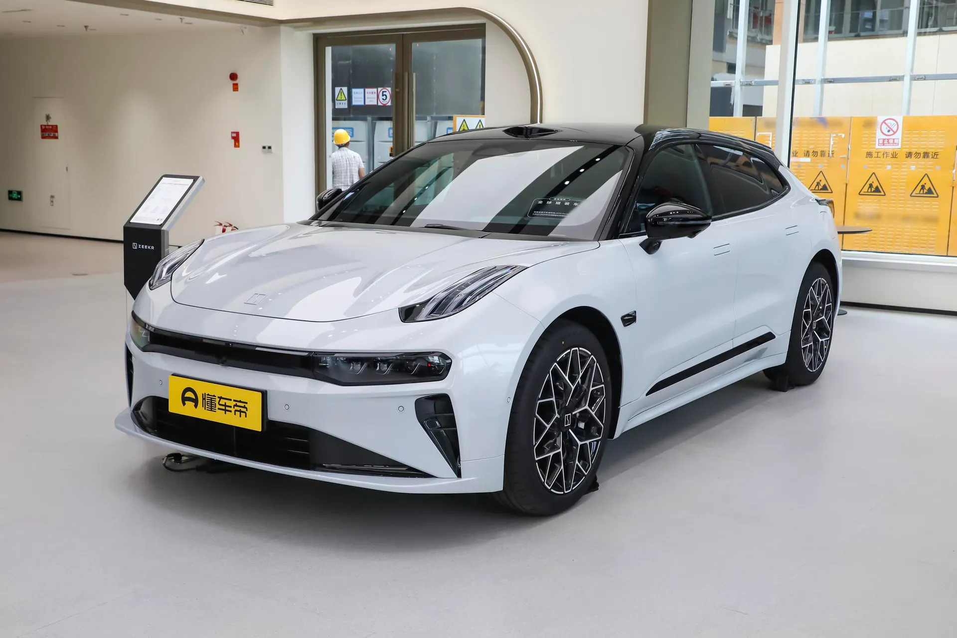  001 Max 103kWh RWD