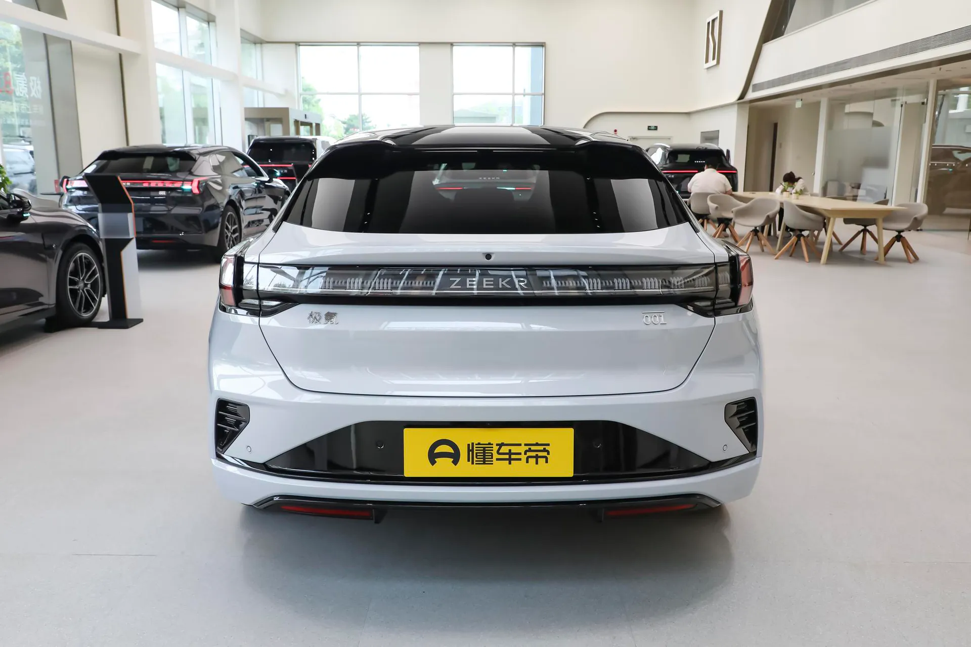  001 Max 103kWh RWD