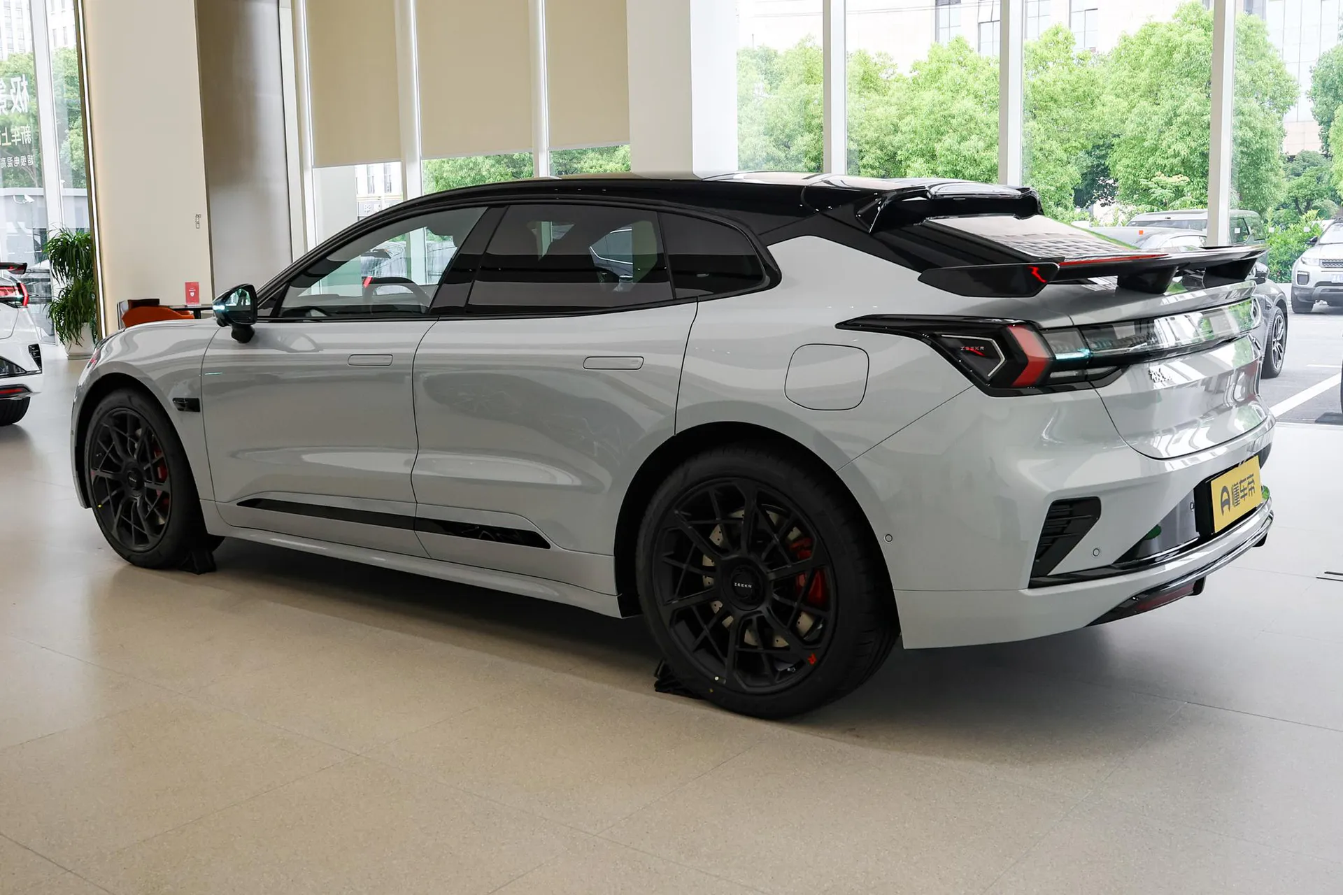  001 5th Anniversary 103kWh AWD