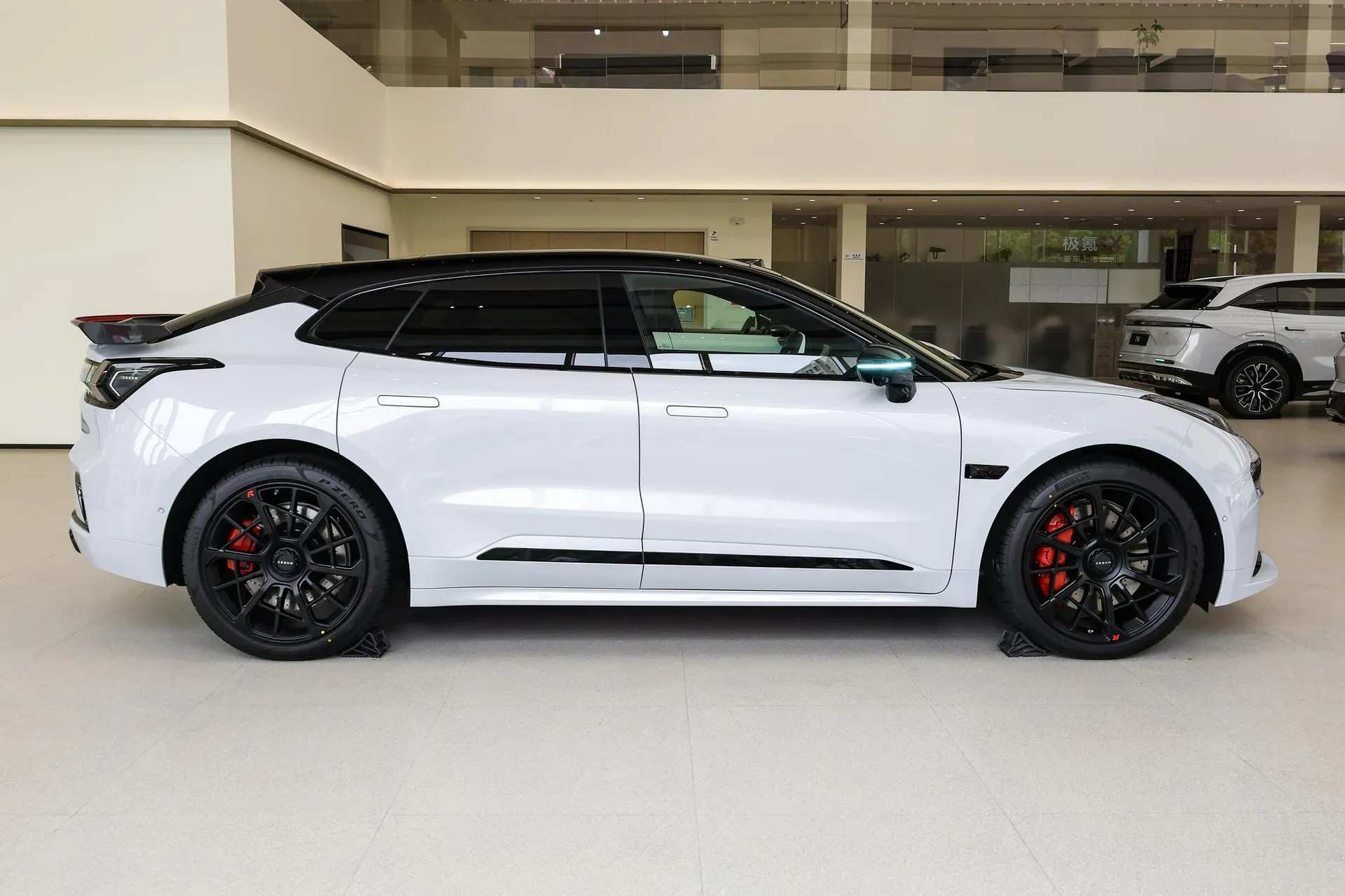  001 5th Anniversary 103kWh AWD