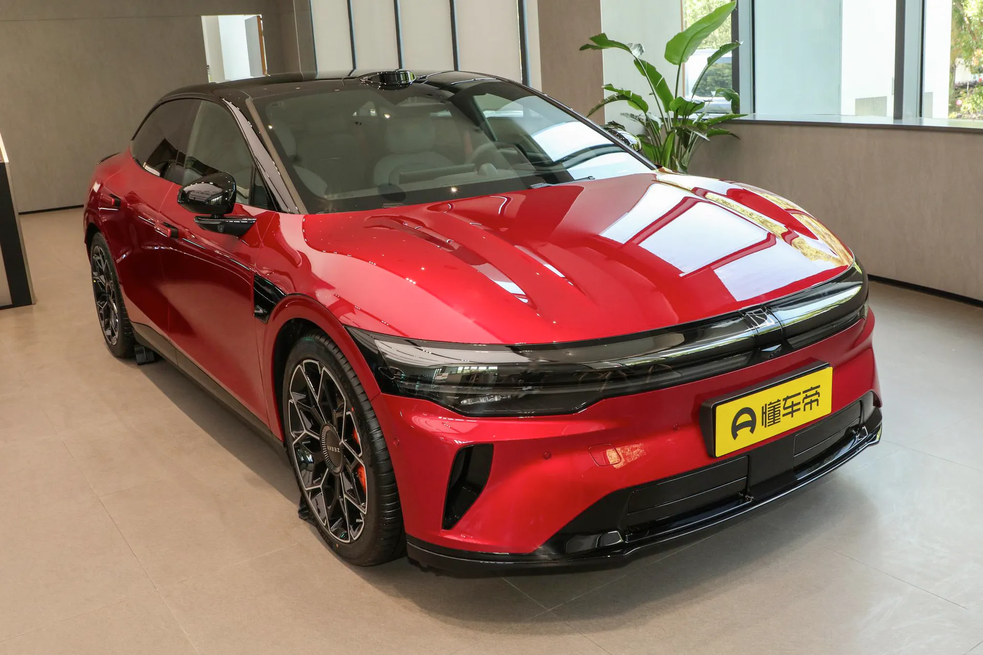  007 RWD Max 75kWh