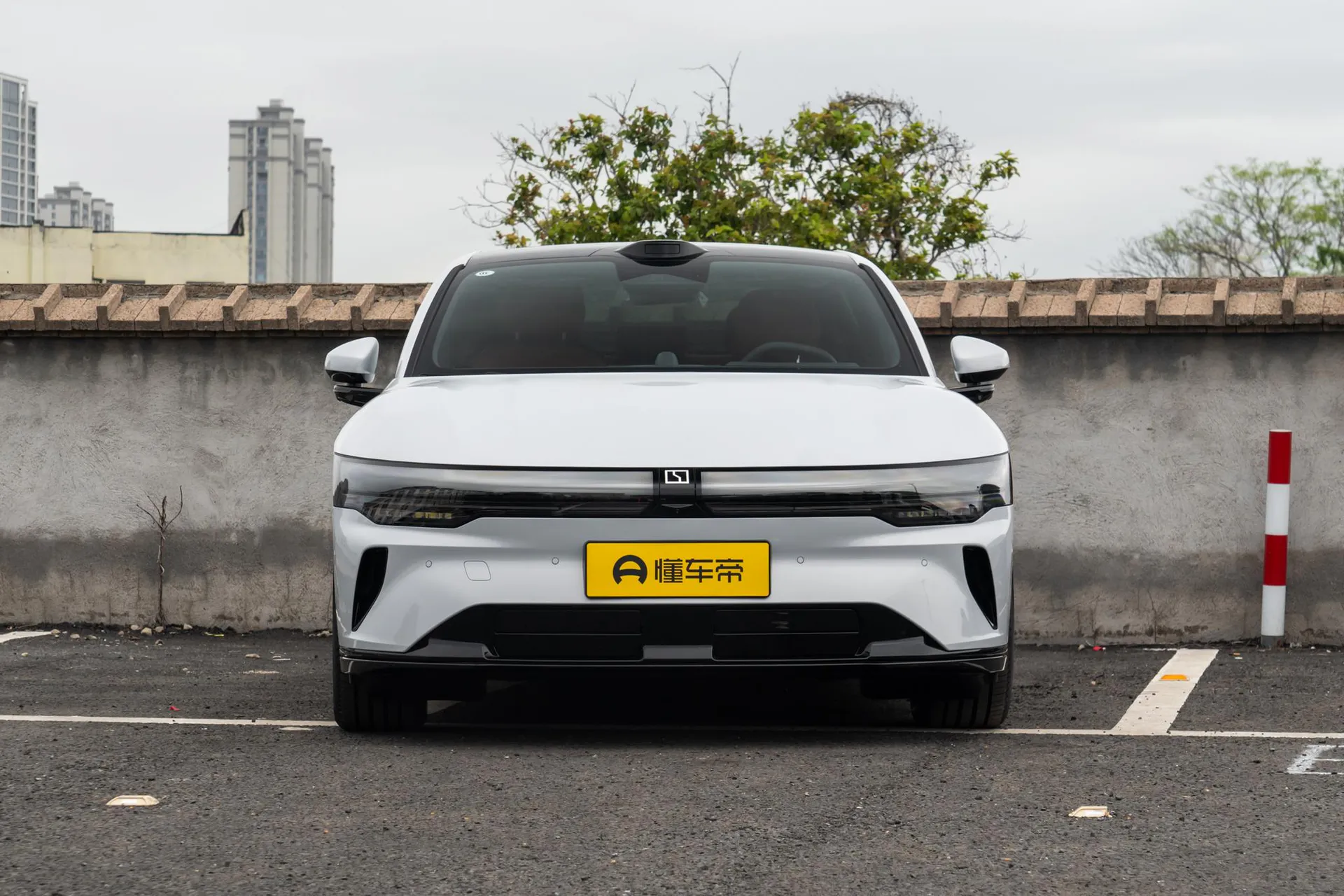  007 RWD Max 75kWh