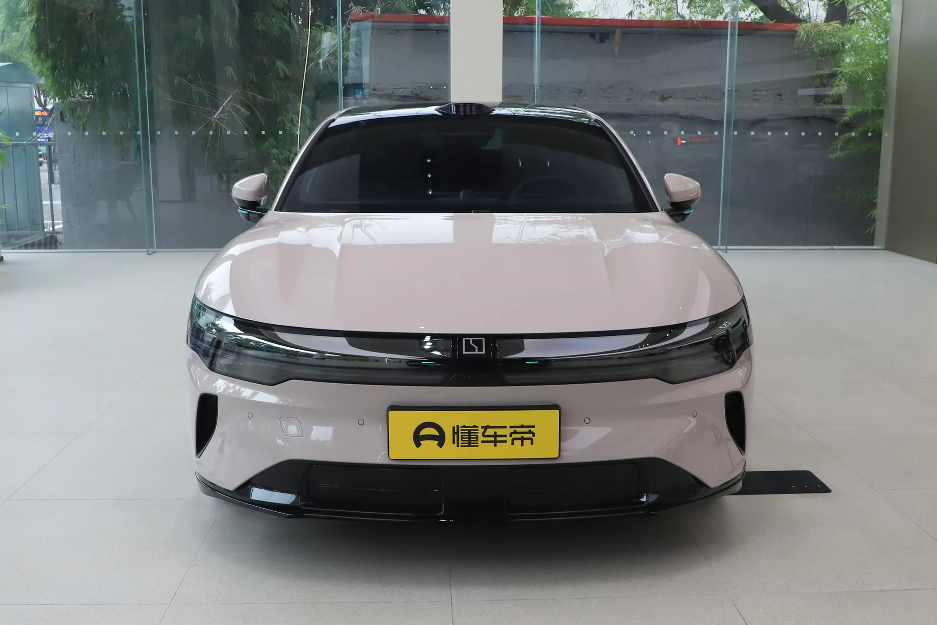  007 RWD Max 75kWh