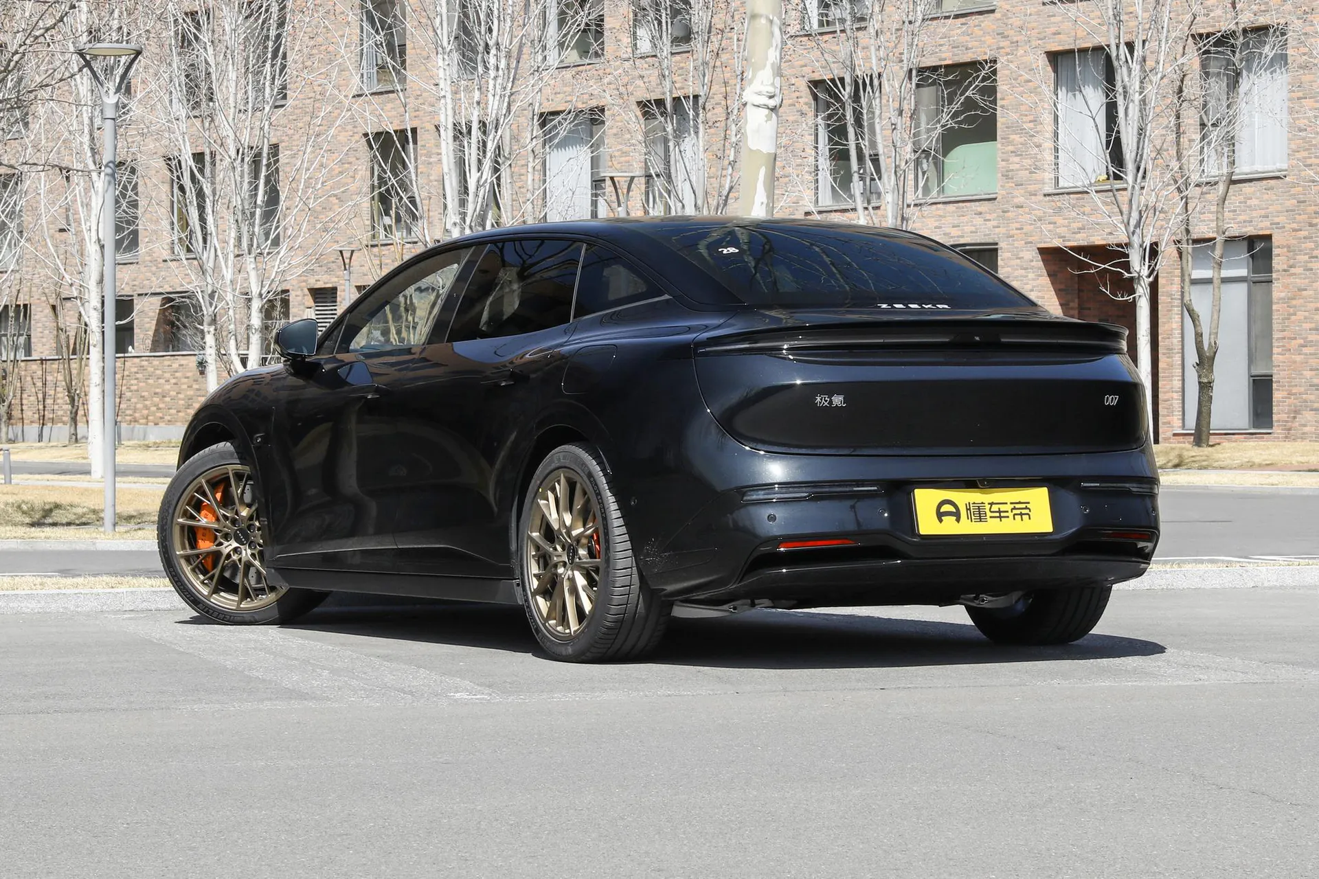  007 AWD Max 75kWh