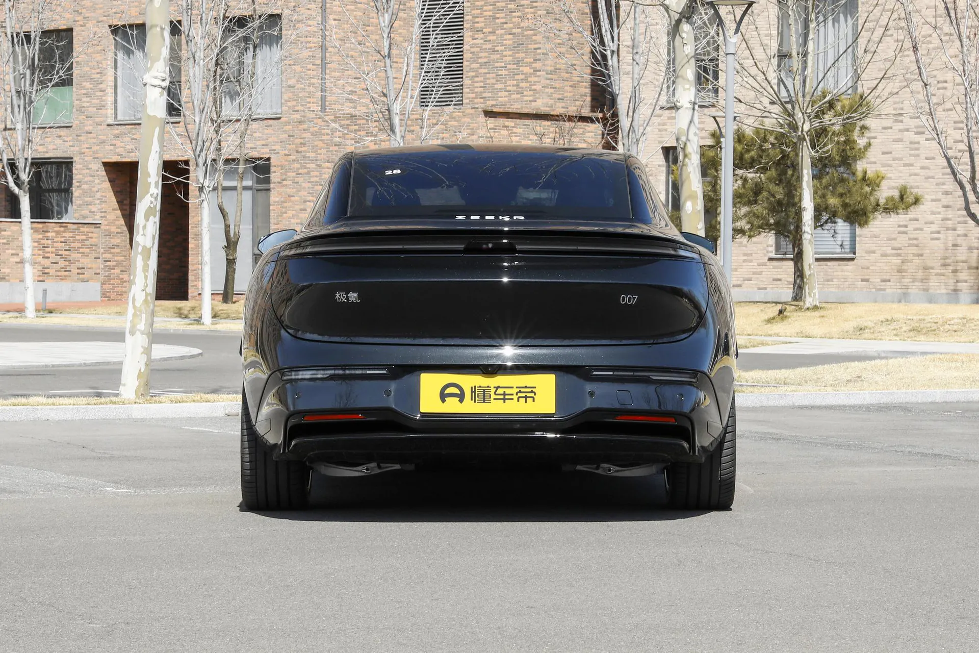  007 AWD Max 75kWh