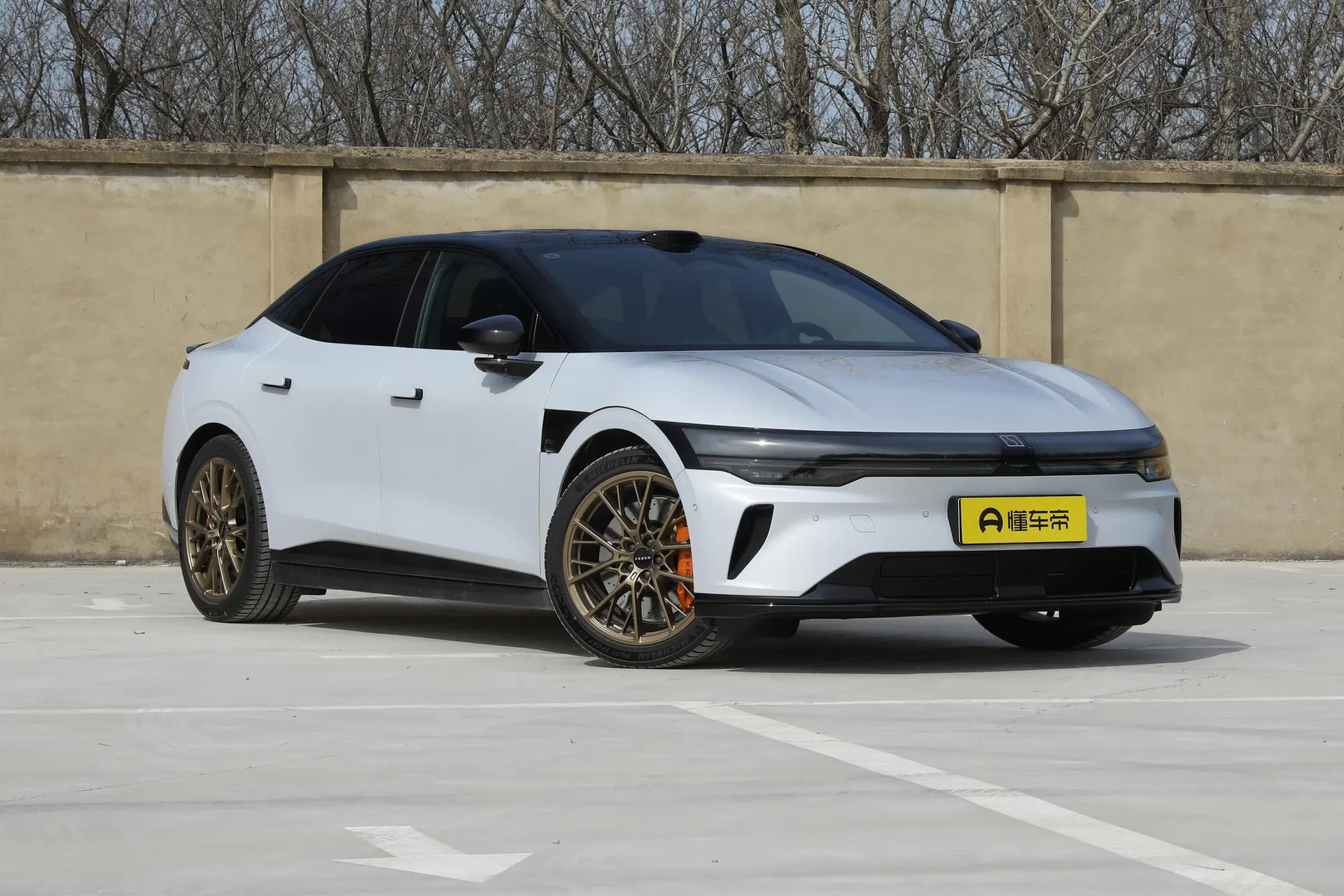  007 AWD Max 75kWh