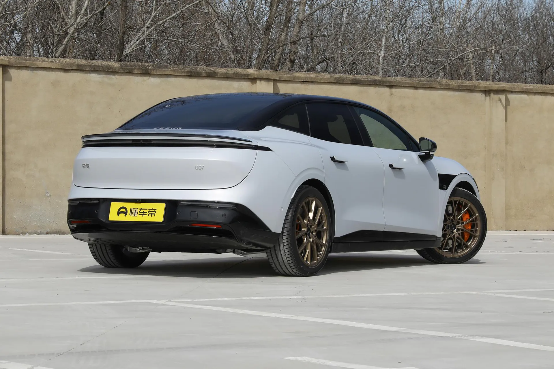  007 AWD Max 75kWh