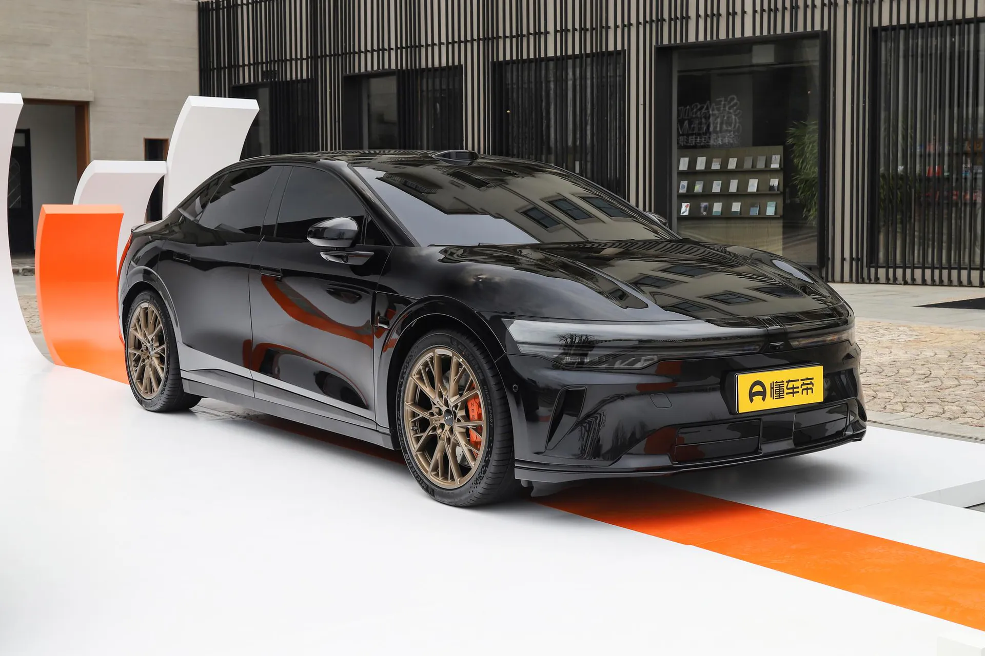  007 Long Range AWD Ultra 103kWh