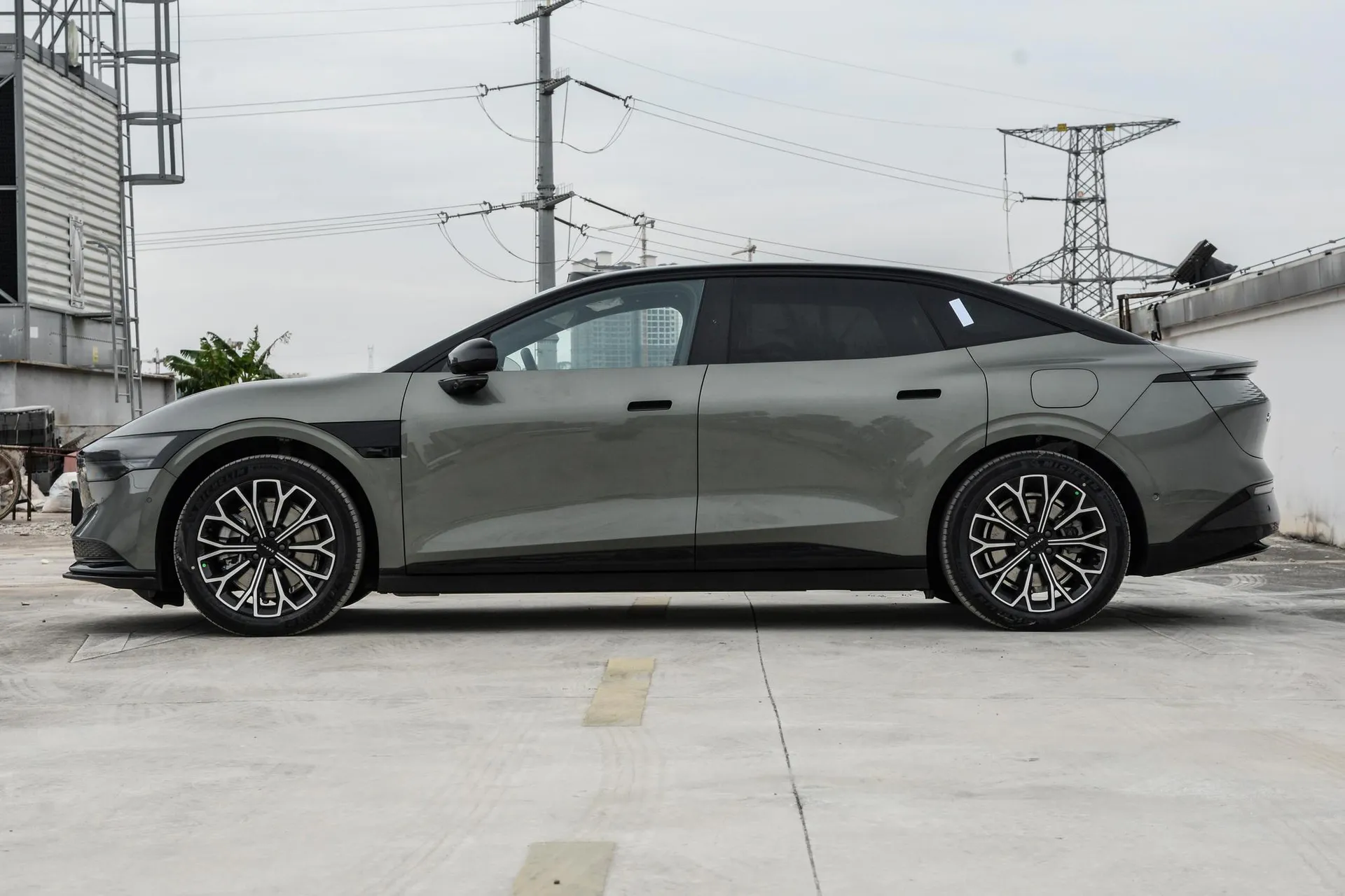  007 RWD Smart Driving 75kWh