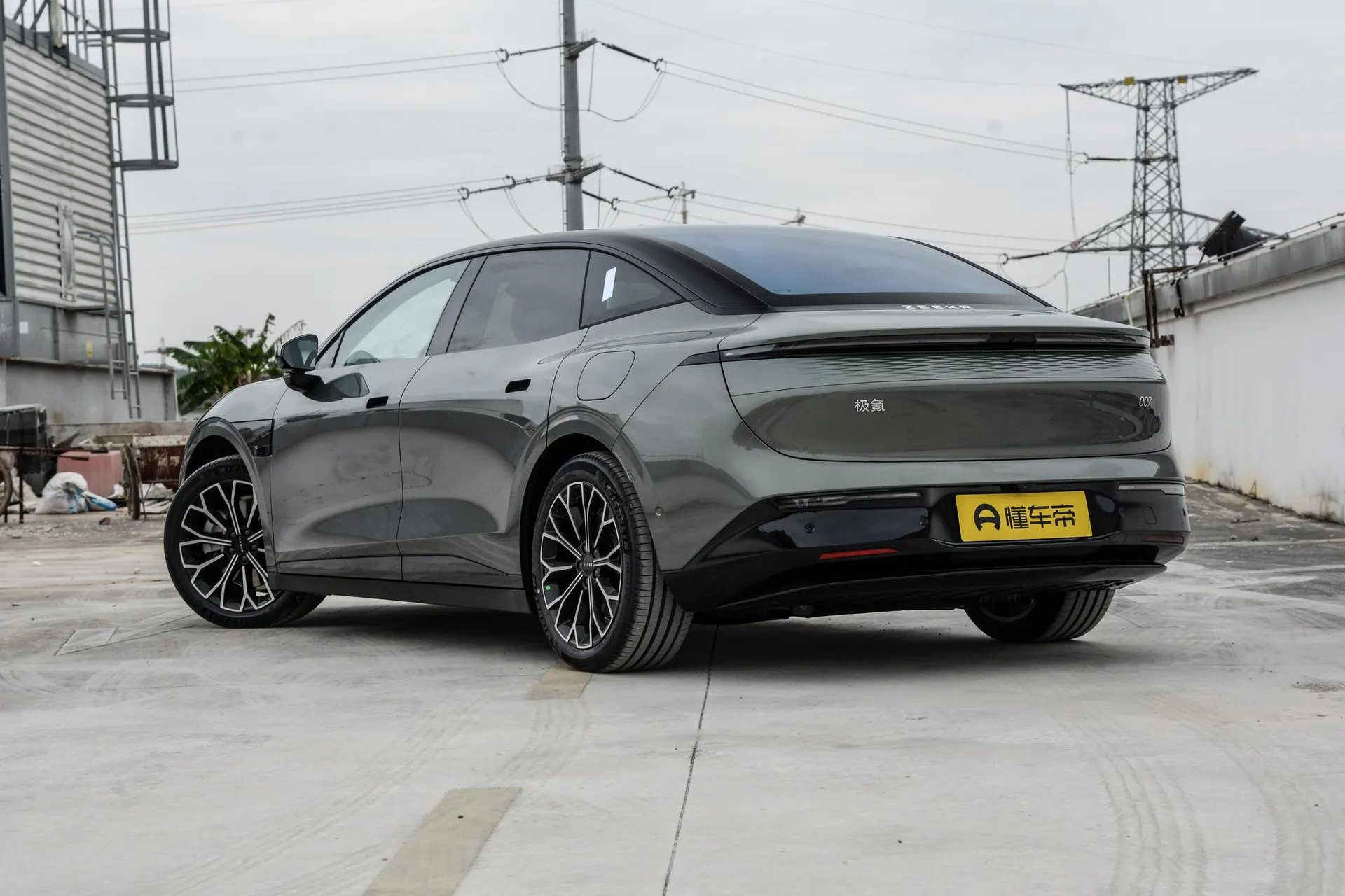  007 RWD Smart Driving 75kWh