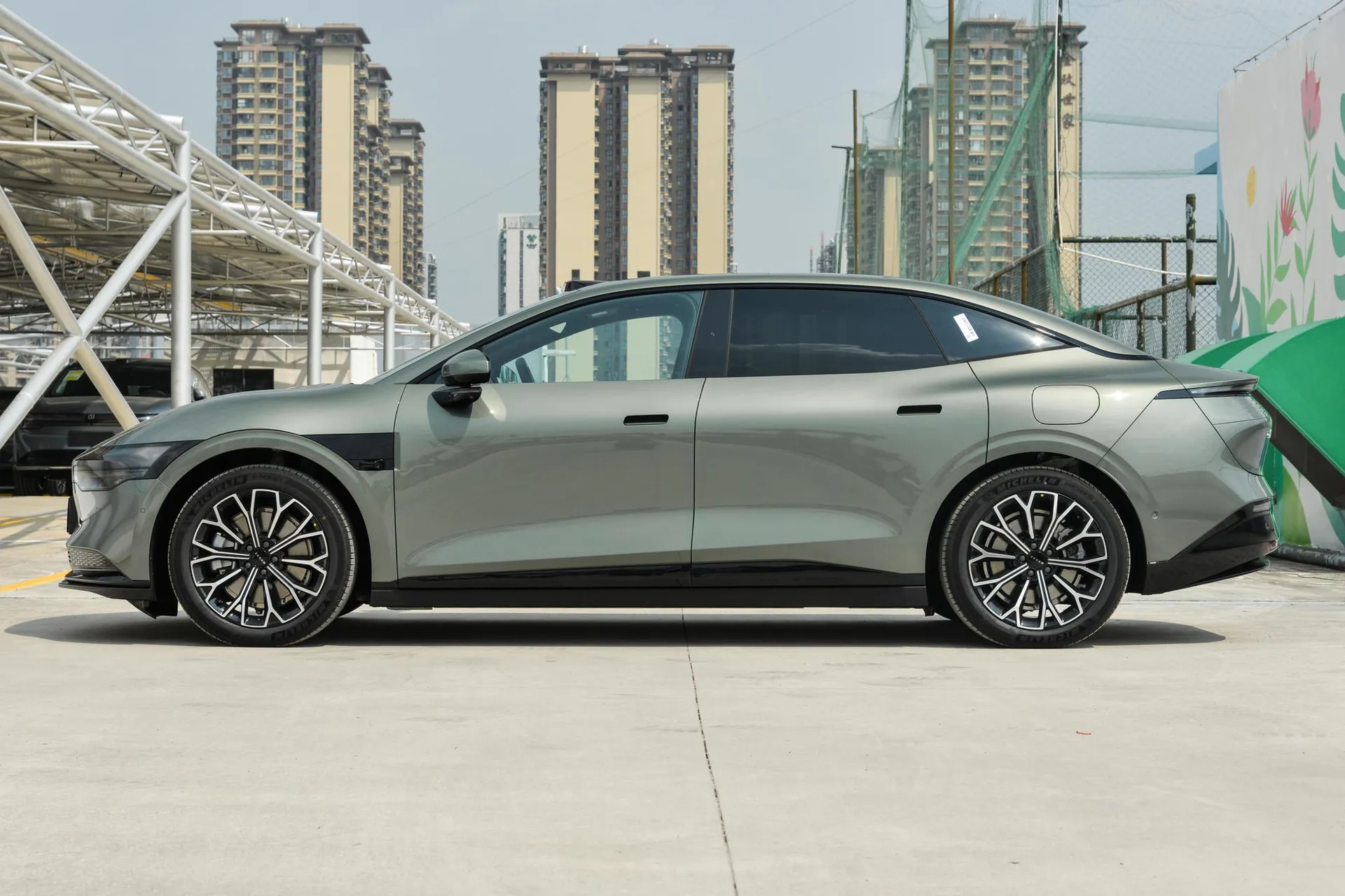  007 RWD Smart Driving 75kWh